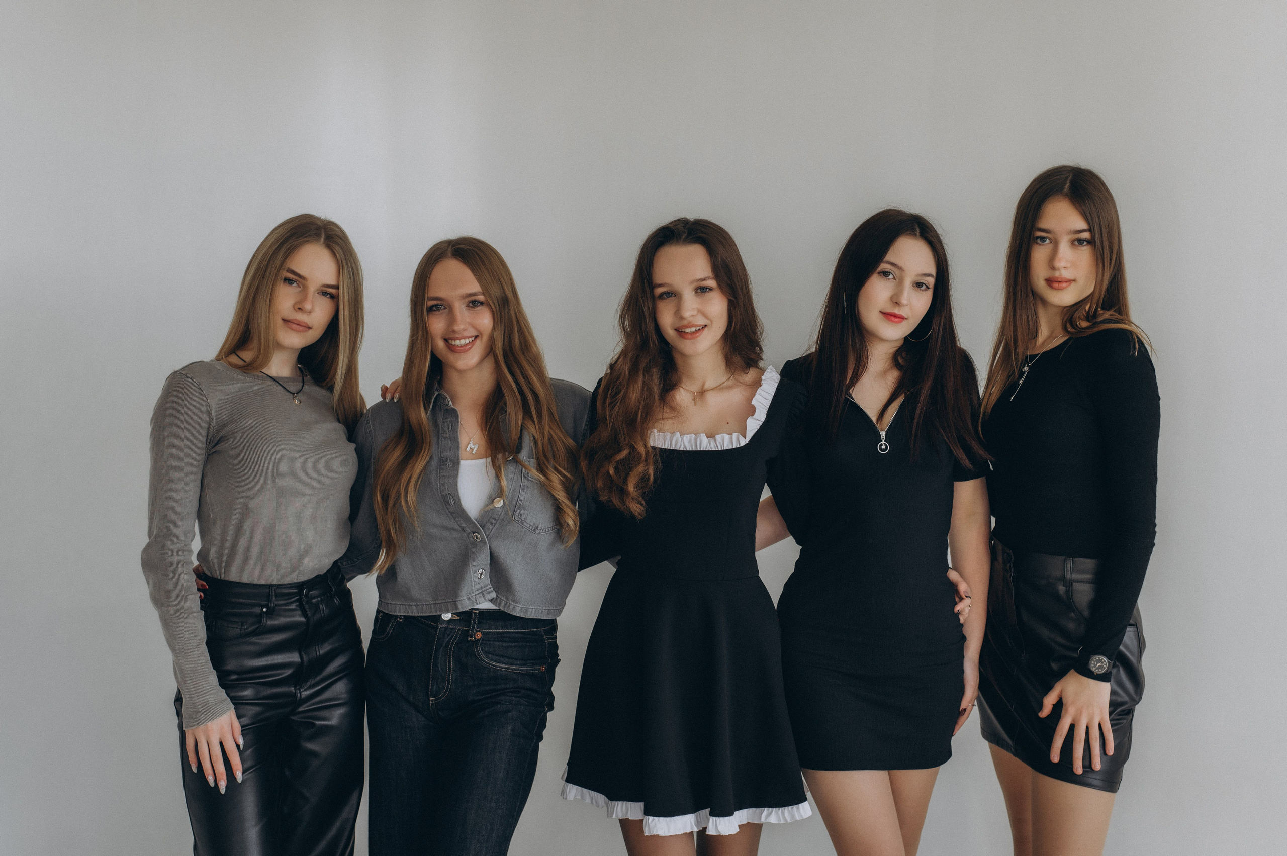 Фотосесія випускників, фотосесія на віньєтки Тернопіль, випускники Тернопіль, випуск 2025. Сімейний, дитячий та індивідуальний фотограф в м. Тернопіль, м. Львів