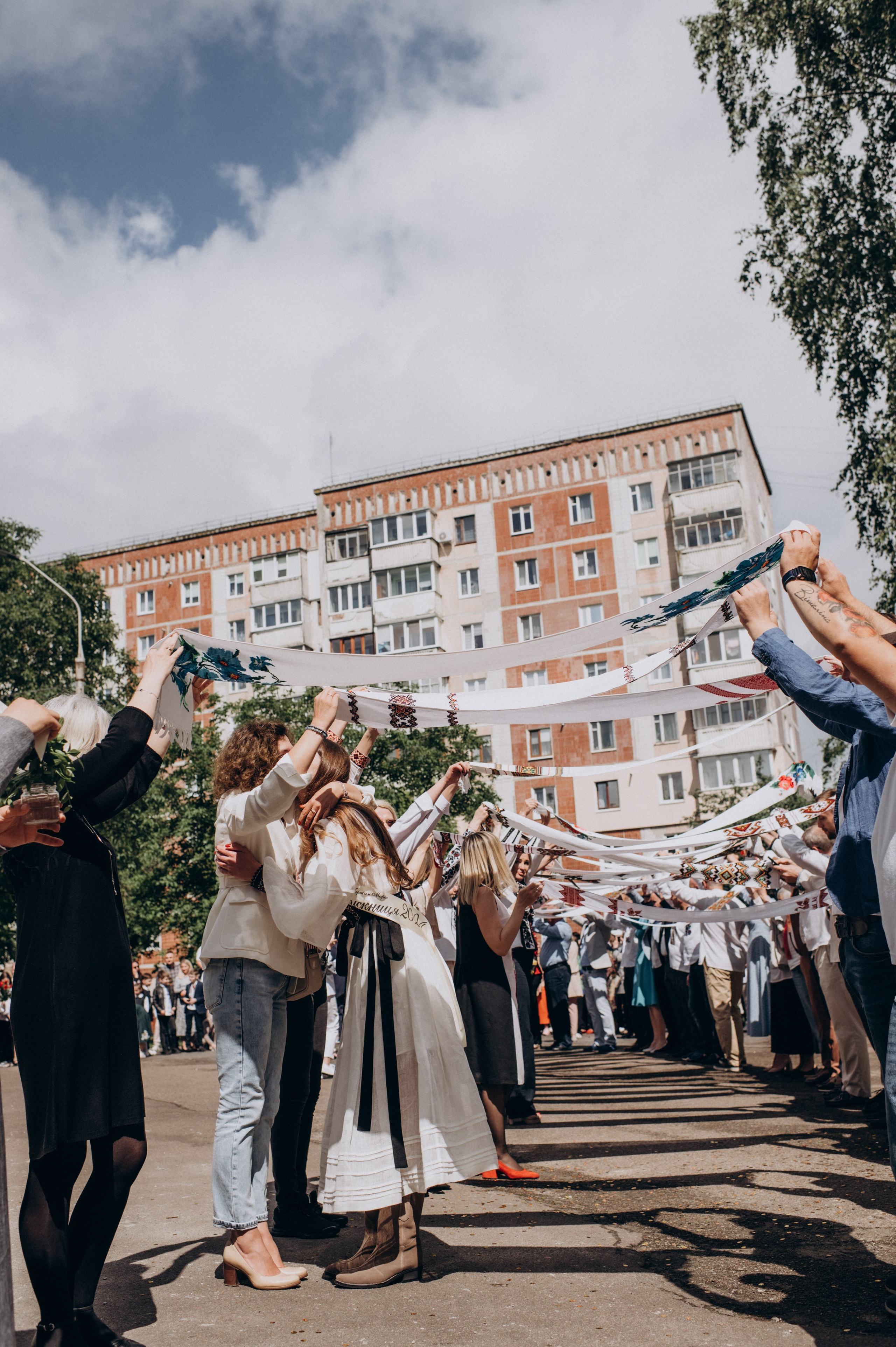 Фотосесія останнього дзвоника, фотосесія випускників Тернопіль, випускний 2024. Сімейний, дитячий та індивідуальний фотограф в м. Тернопіль, м. Львів