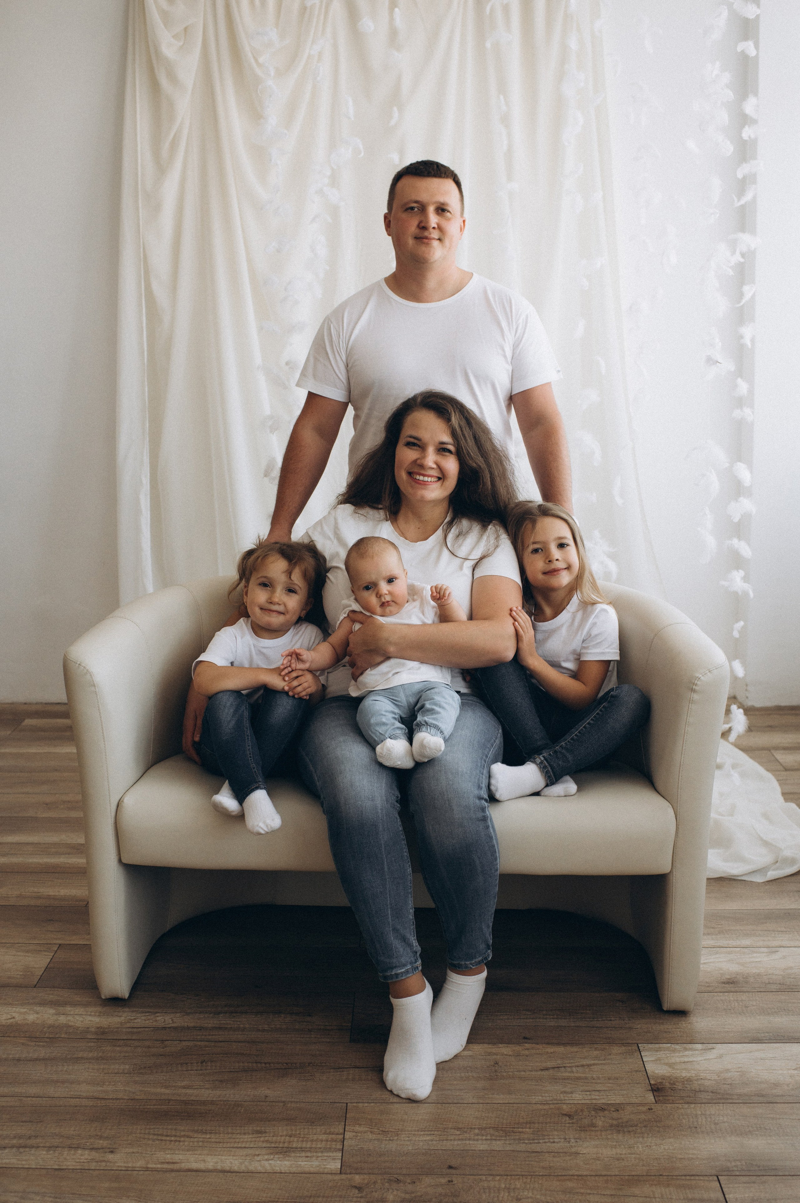 Сімейна фотосесія Тернопіль Львів, студійна сімейна зйомка з дітьми. Сімейний, дитячий та індивідуальний фотограф в м. Тернопіль, м. Львів