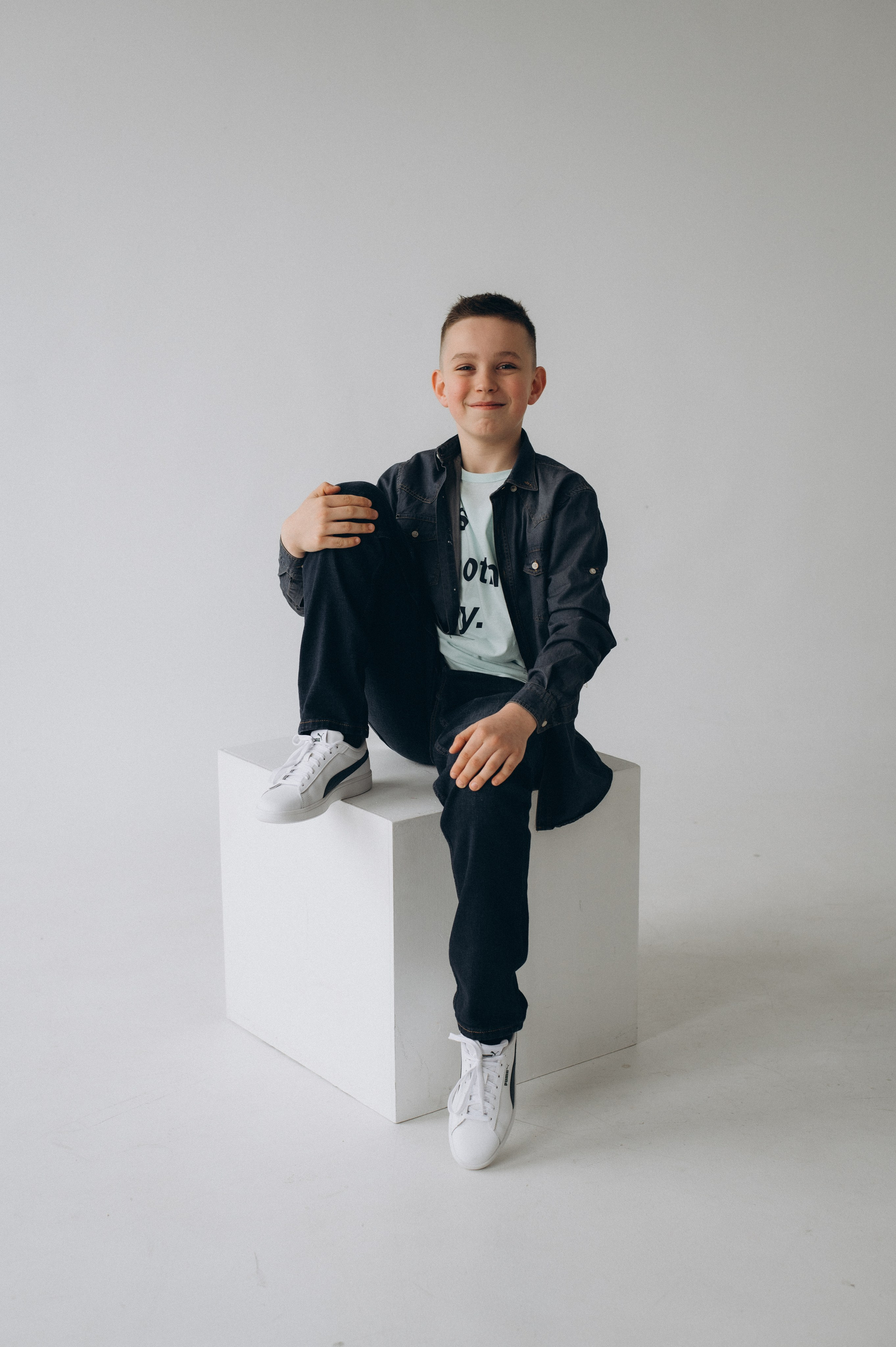 Шкільна фотосесія на віньєтки Тернопіль, фотосесія випускників Тернопіль, зйомка на віньєтки, шкільні фотоальбоми Тернопіль. Сімейний, дитячий та індивідуальний фотограф в м. Тернопіль, м. Львів