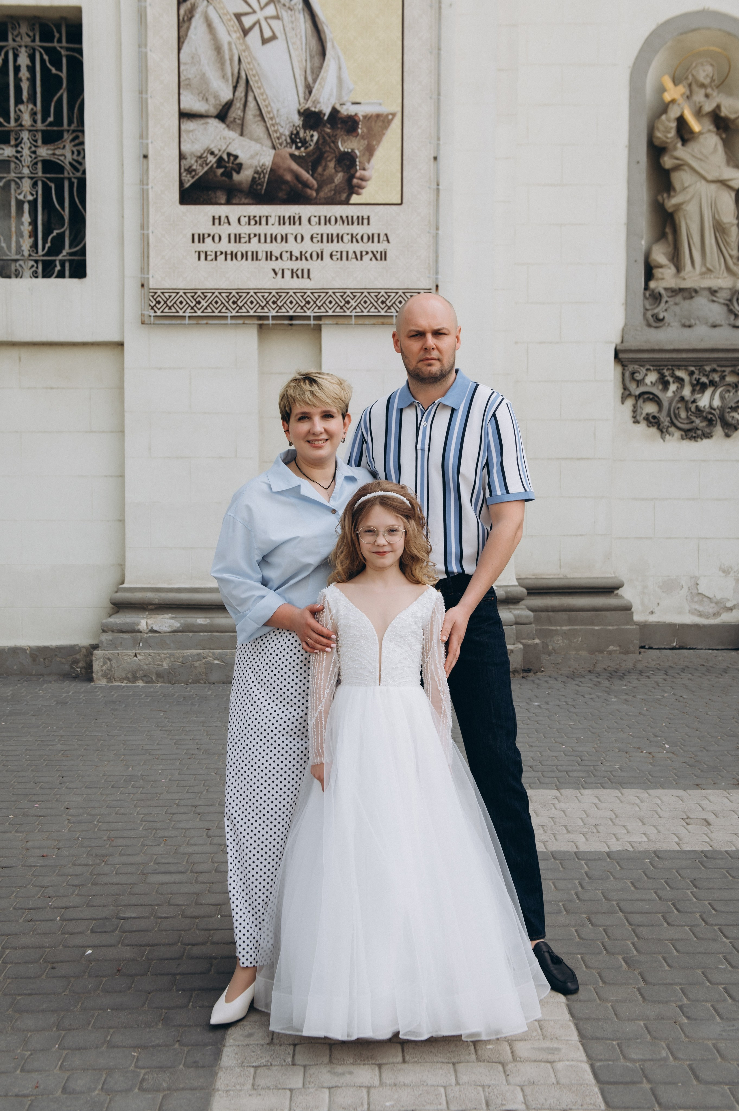 Фотосесія Першого Причастя Тернопіль, фотосесія Причастя Тернопіль, Таїнство Першого Причастя Тернопіль, Катедра Причастя Тернопіль. Сімейний, дитячий та індивідуальний фотограф в м. Тернопіль, м. Львів