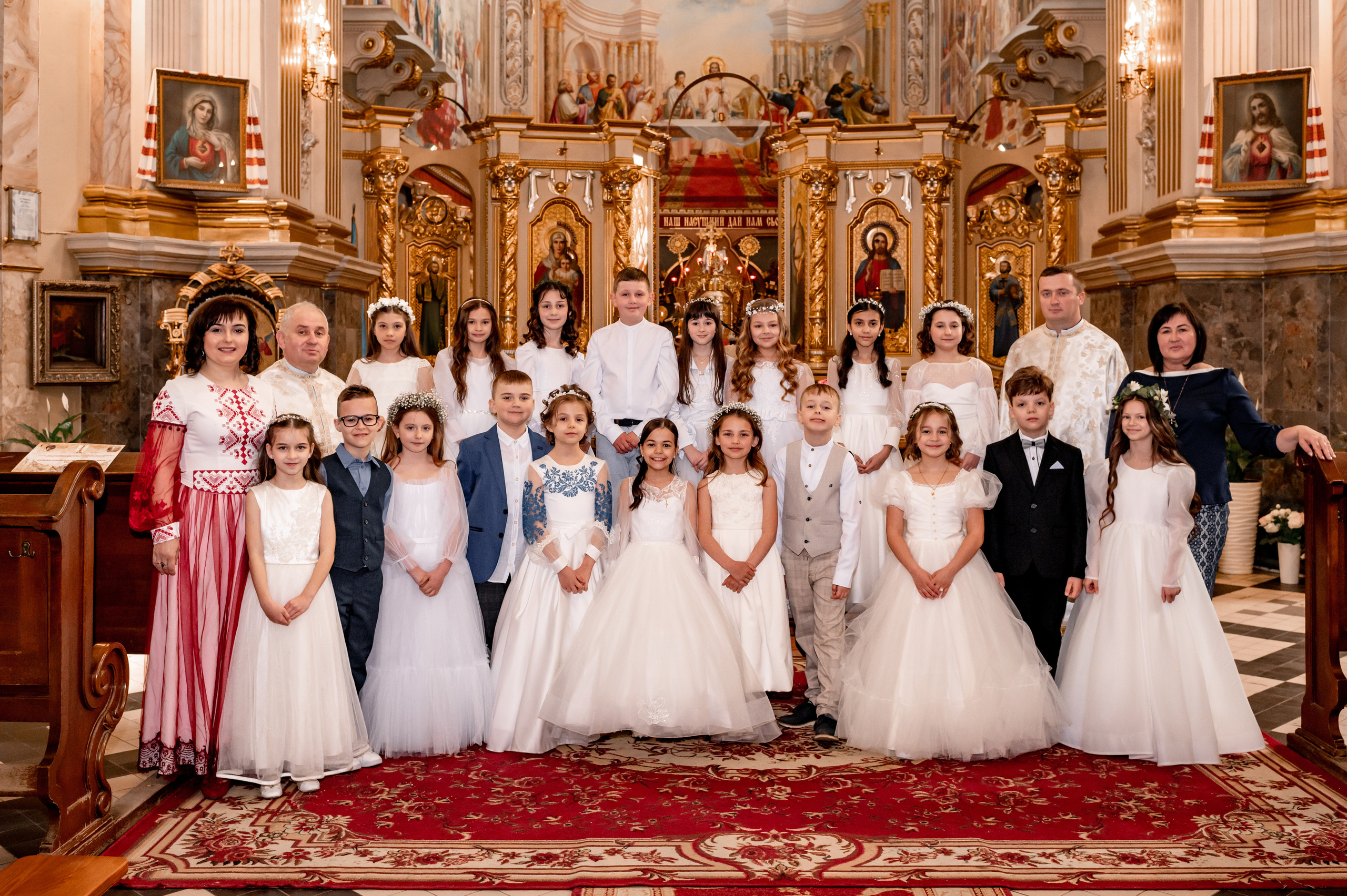 Фотосесія Першого Причастя Тернопіль, зйомка Причастя Тернопіль, Таїнство Першого Причастя Тернопіль, Катедра Причастя Тернопіль. Сімейний, дитячий та індивідуальний фотограф в м. Тернопіль, м. Львів