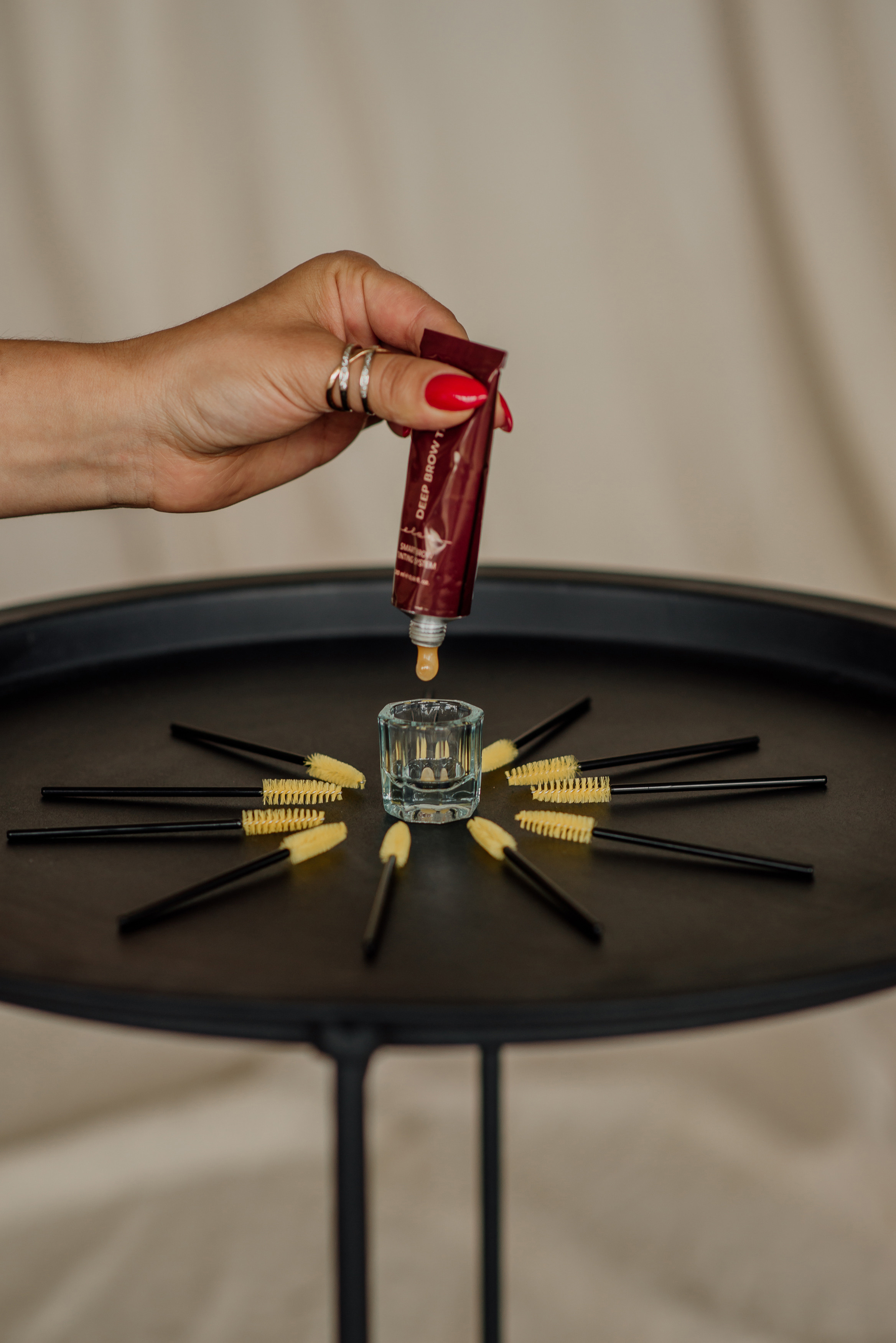 Індивідуальна фотосесія для майстра брів та робочого профілю салону. Сімейний, дитячий та індивідуальний фотограф в м. Тернопіль, м. Львів