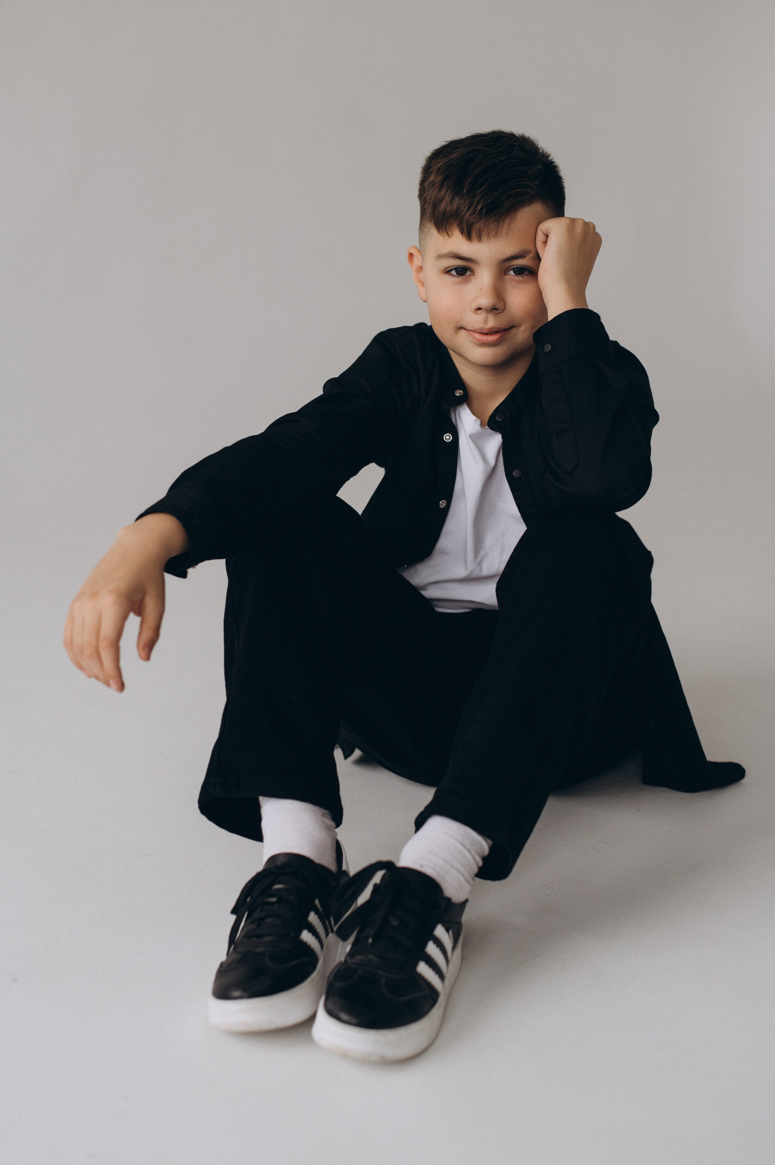 Шкільна фотосесія на віньєтки Тернопіль, шкільні альбоми, фотосесія випускників Тернопіль, випускний альбом, фотограф випускний Тернопіль. Сімейний, дитячий та індивідуальний фотограф в м. Тернопіль, м. Львів