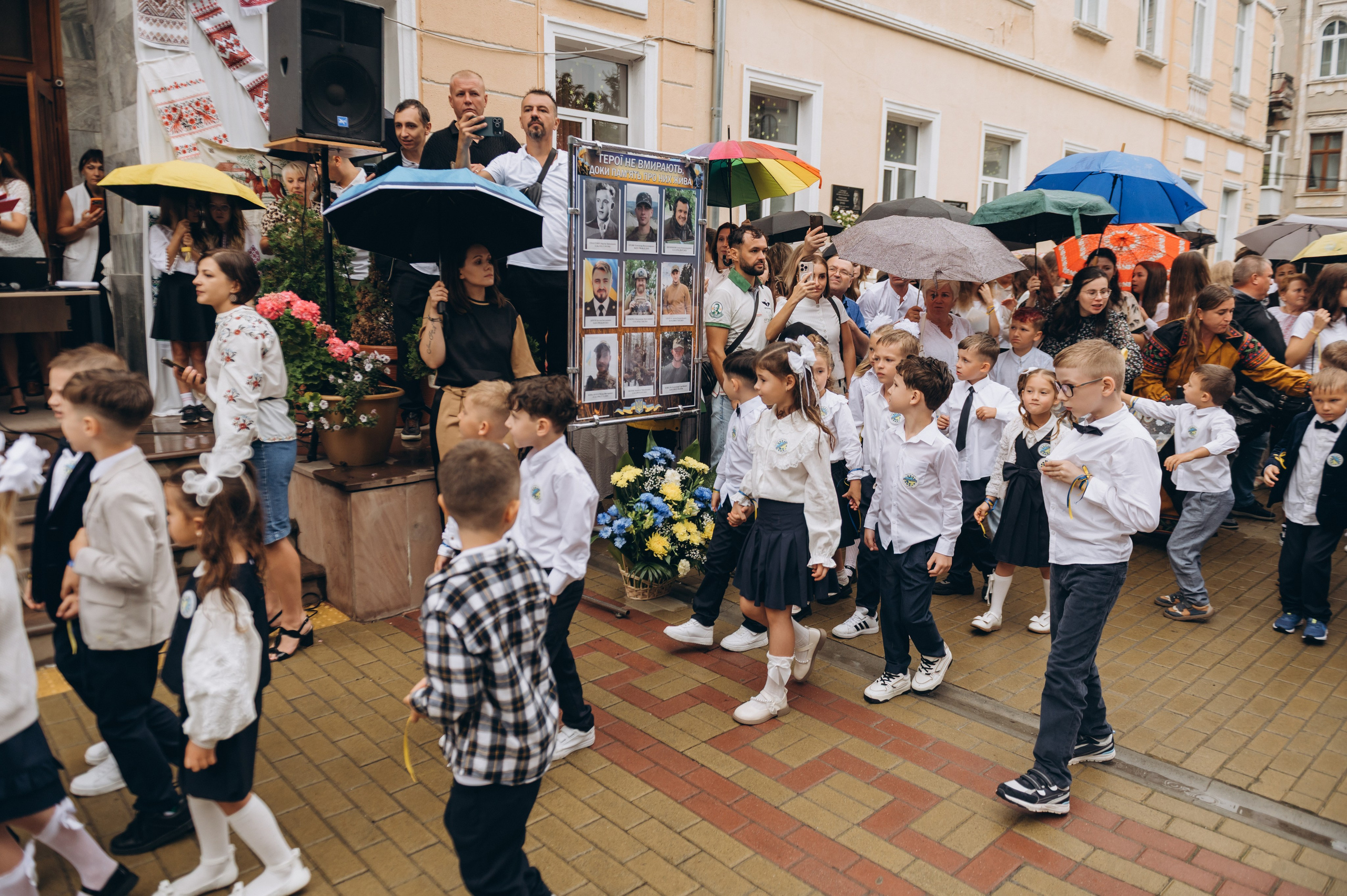 Перший дзвоник у Тернополі, фотосесія першокласників