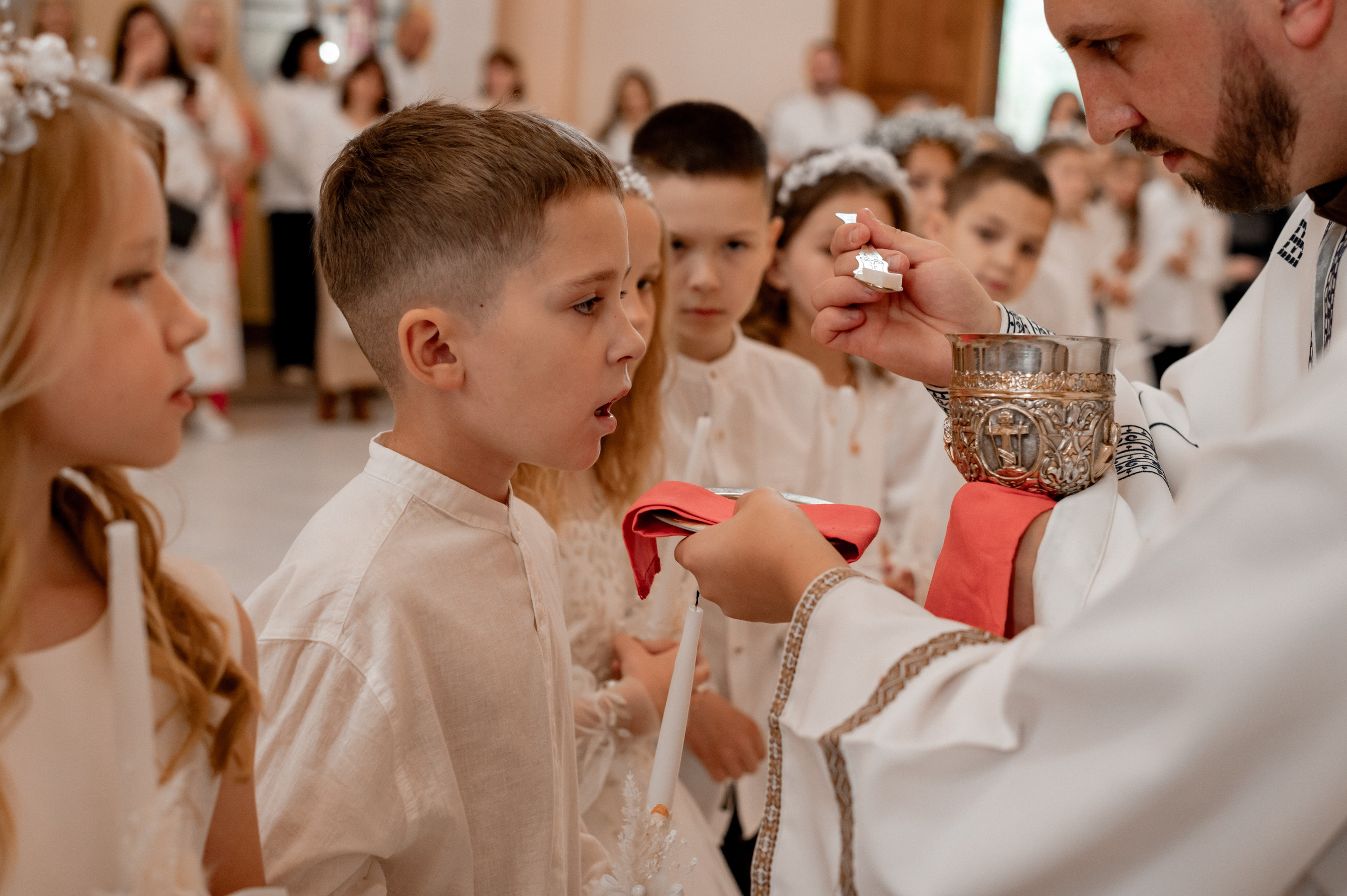 Фотосесія Першого Причастя Тернопіль, зйомка Причастя Тернопіль, Таїнство Першого Причастя Тернопіль, Катедра Причастя Тернопіль. Сімейний, дитячий та індивідуальний фотограф в м. Тернопіль, м. Львів