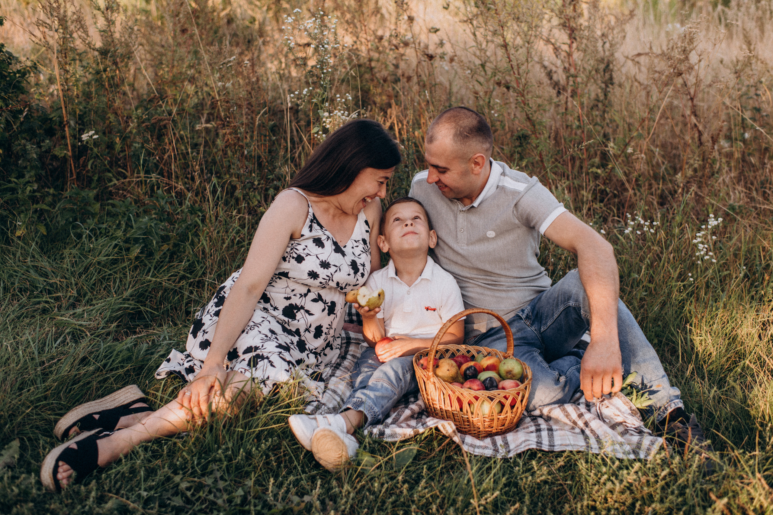 Сімейна фотосесія вагітності Тернопіль Львів. Сімейний, дитячий та індивідуальний фотограф в м. Тернопіль, м. Львів