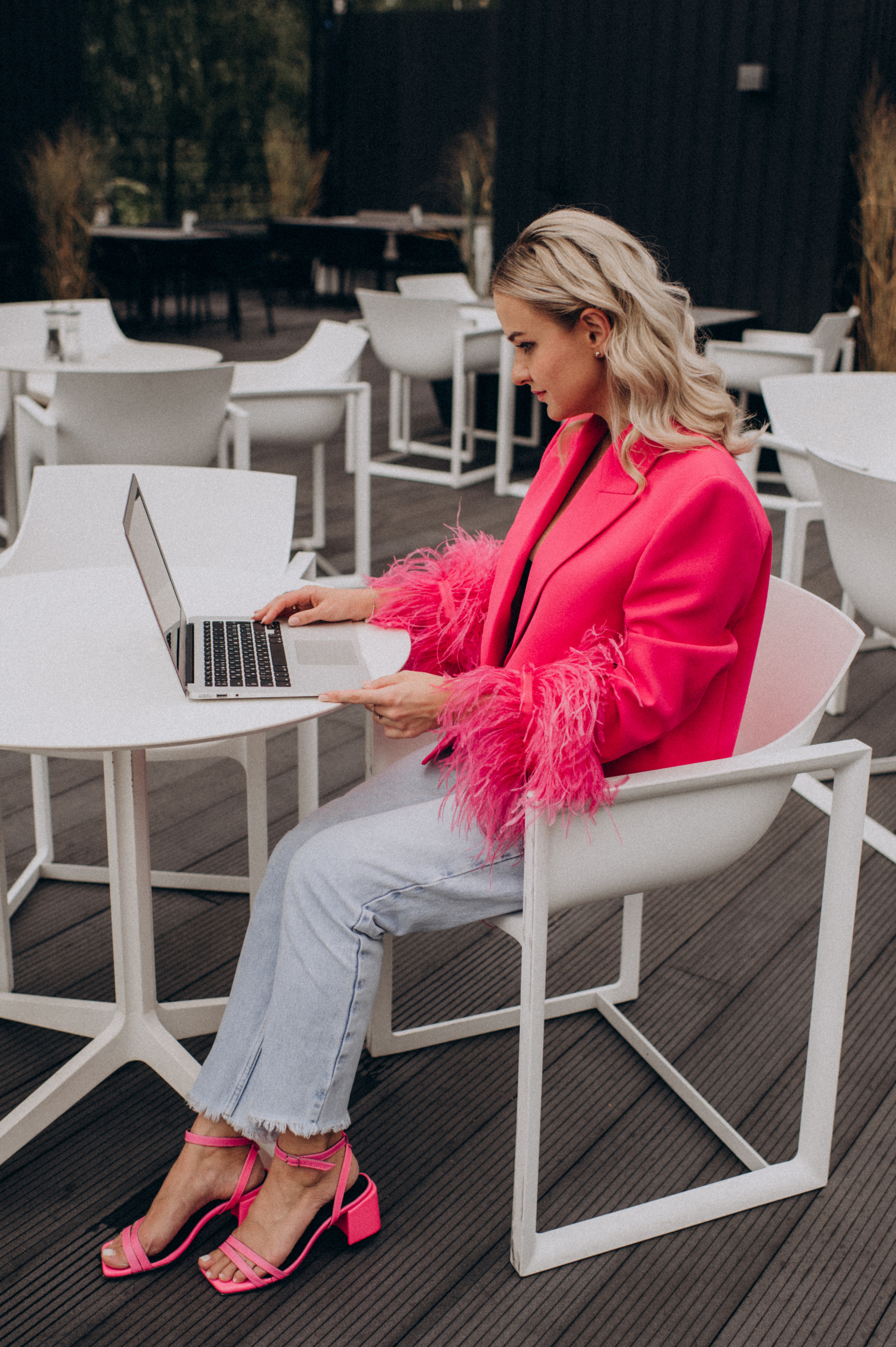 Індивідуальна контент зйомка фотосесія у кавярні кафе. Сімейний, дитячий та індивідуальний фотограф в м. Тернопіль, м. Львів