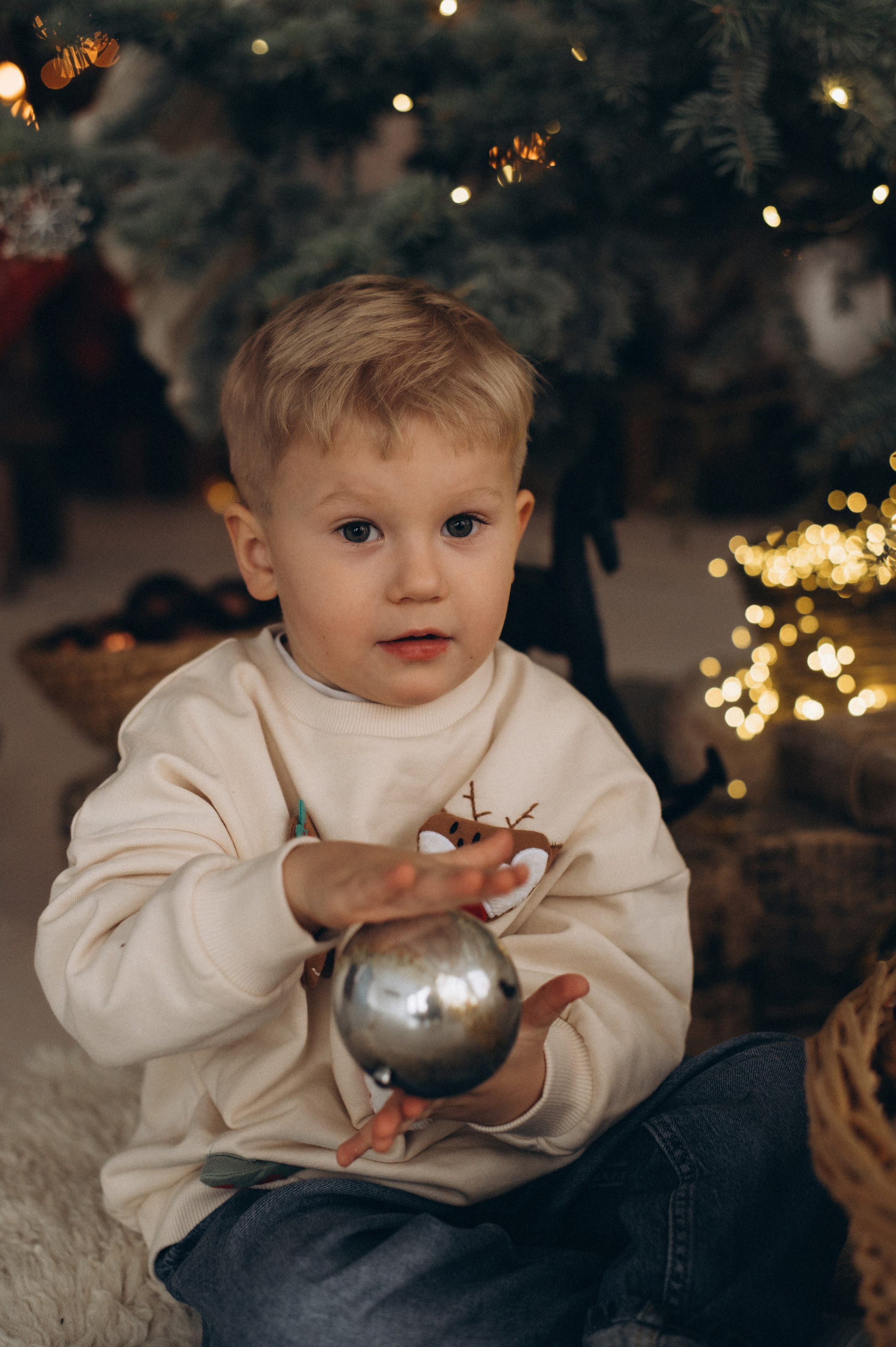 Новорічна сімейна фотосесія у студії Тернопіль, фотосесія мами та дитини, сімейний фотограф Тернопіль, новорічна зйомка. Сімейний, дитячий та індивідуальний фотограф в м. Тернопіль, м. Львів