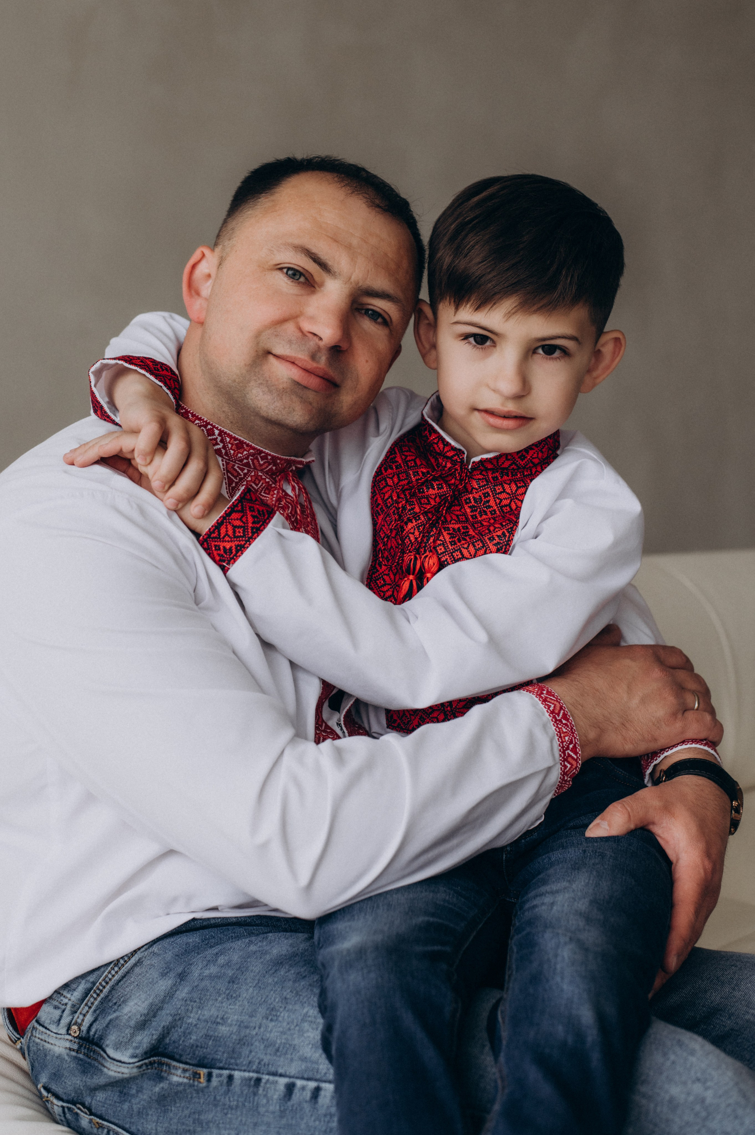 Сімейна фотосесія Тернопіль, сімейна зйомка у вишиванках, фотосесія Львів. Сімейний, дитячий та індивідуальний фотограф в м. Тернопіль, м. Львів