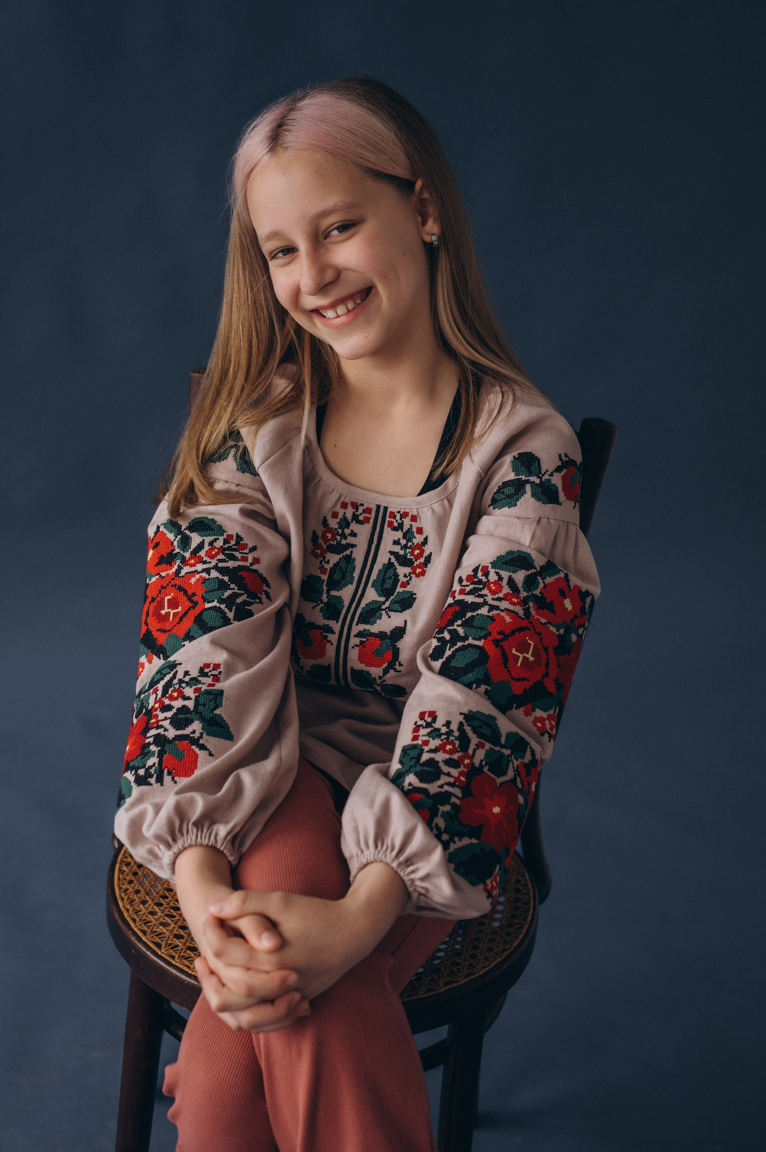 Шкільна фотосесія на віньєтки Тернопіль, фотосесія випускників Тернопіль, зйомка на віньєтки, шкільні фотоальбоми Тернопіль. Сімейний, дитячий та індивідуальний фотограф в м. Тернопіль, м. Львів