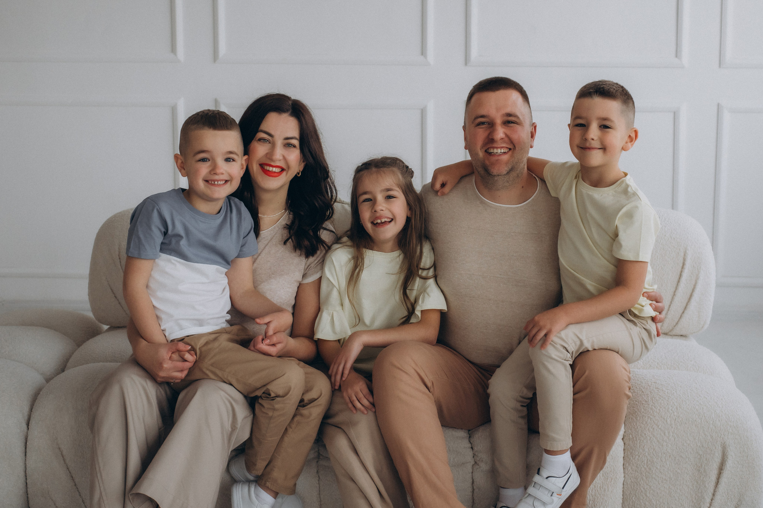 Сімейна фотосесія Тернопіль, сімейний фотограф Тернопіль Львів, зйомка дітей, портретний фотограф Тернопіль, фотосесія Причастя у студії. Сімейний, дитячий та індивідуальний фотограф в м. Тернопіль, м. Львів