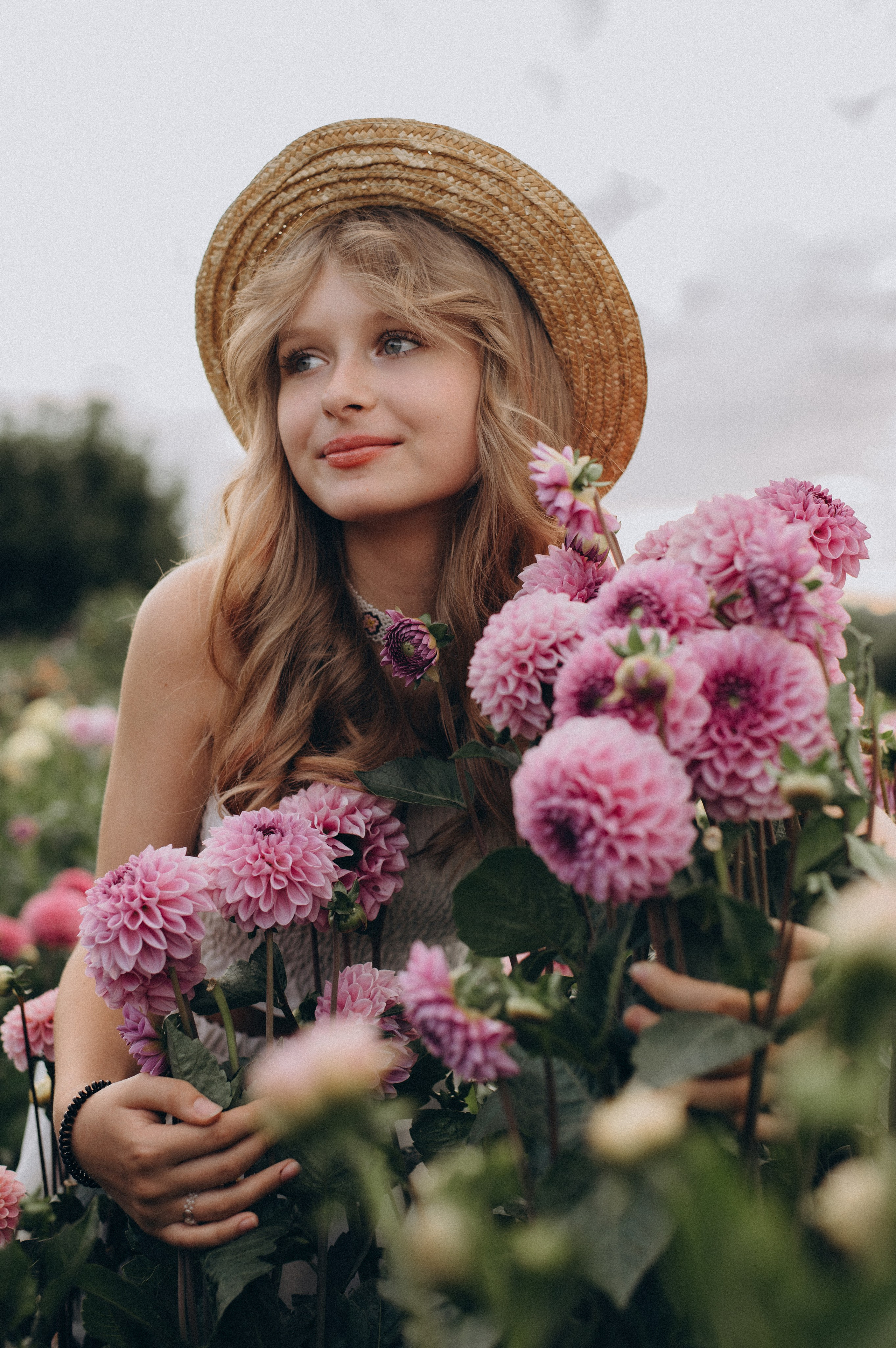 Сімейна фотосесія мами і доньки, сімейний фотограф Тернопіль, портретний фотограф, сімейна фотосесія Тернопіль, фотосесія в жоржинах. Сімейний, дитячий та індивідуальний фотограф в м. Тернопіль, м. Львів