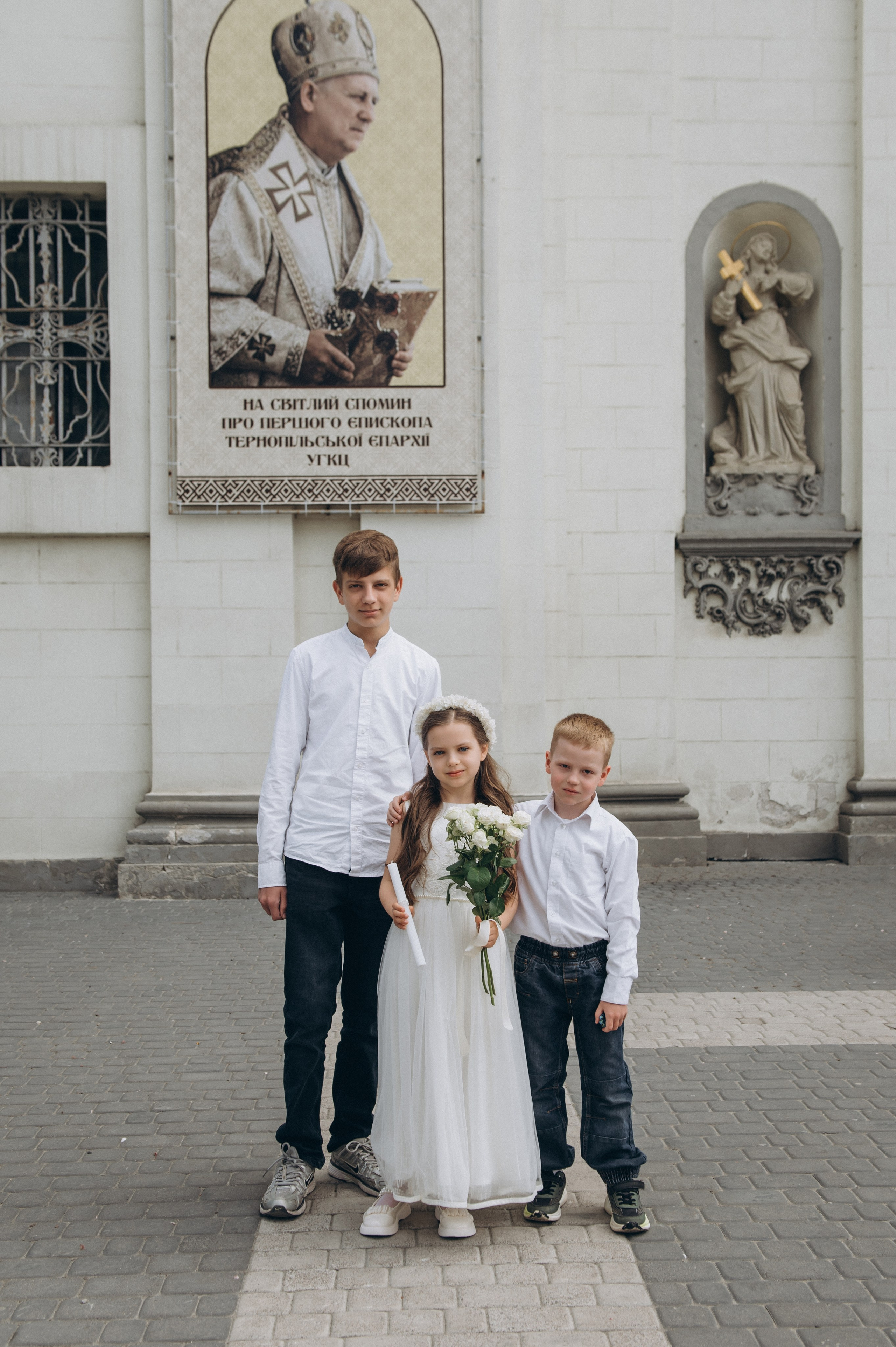 Фотосесія Першого Причастя Тернопіль, фотосесія Причастя Тернопіль, Таїнство Першого Причастя Тернопіль, Катедра Причастя Тернопіль. Сімейний, дитячий та індивідуальний фотограф в м. Тернопіль, м. Львів