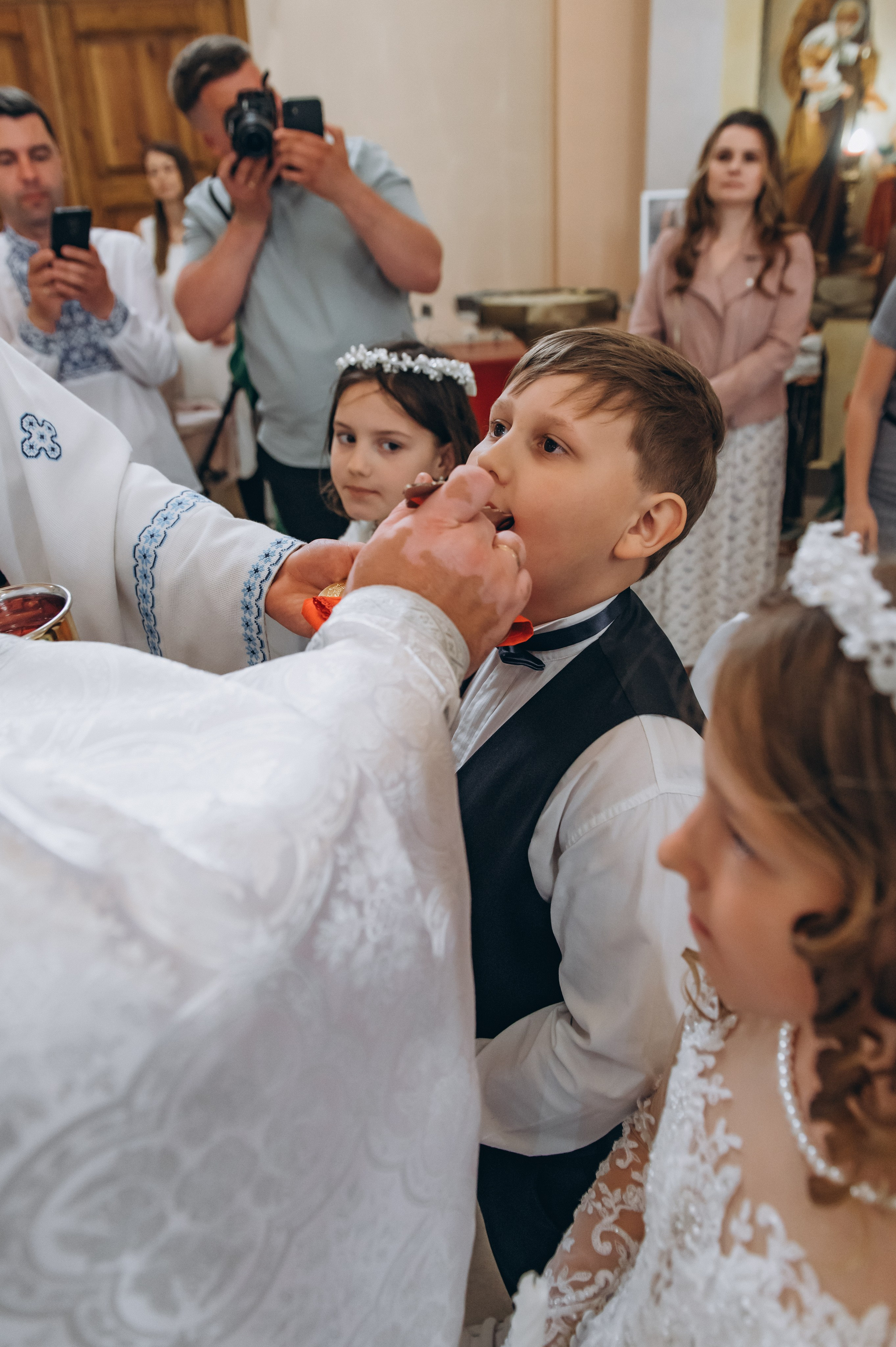 Фотосесія Причастя Тернопіль, зйомка Причастя, фотограф на Причастя Тернопіль, Причастя Львів, церква Петра і Павла. Сімейний, дитячий та індивідуальний фотограф в м. Тернопіль, м. Львів