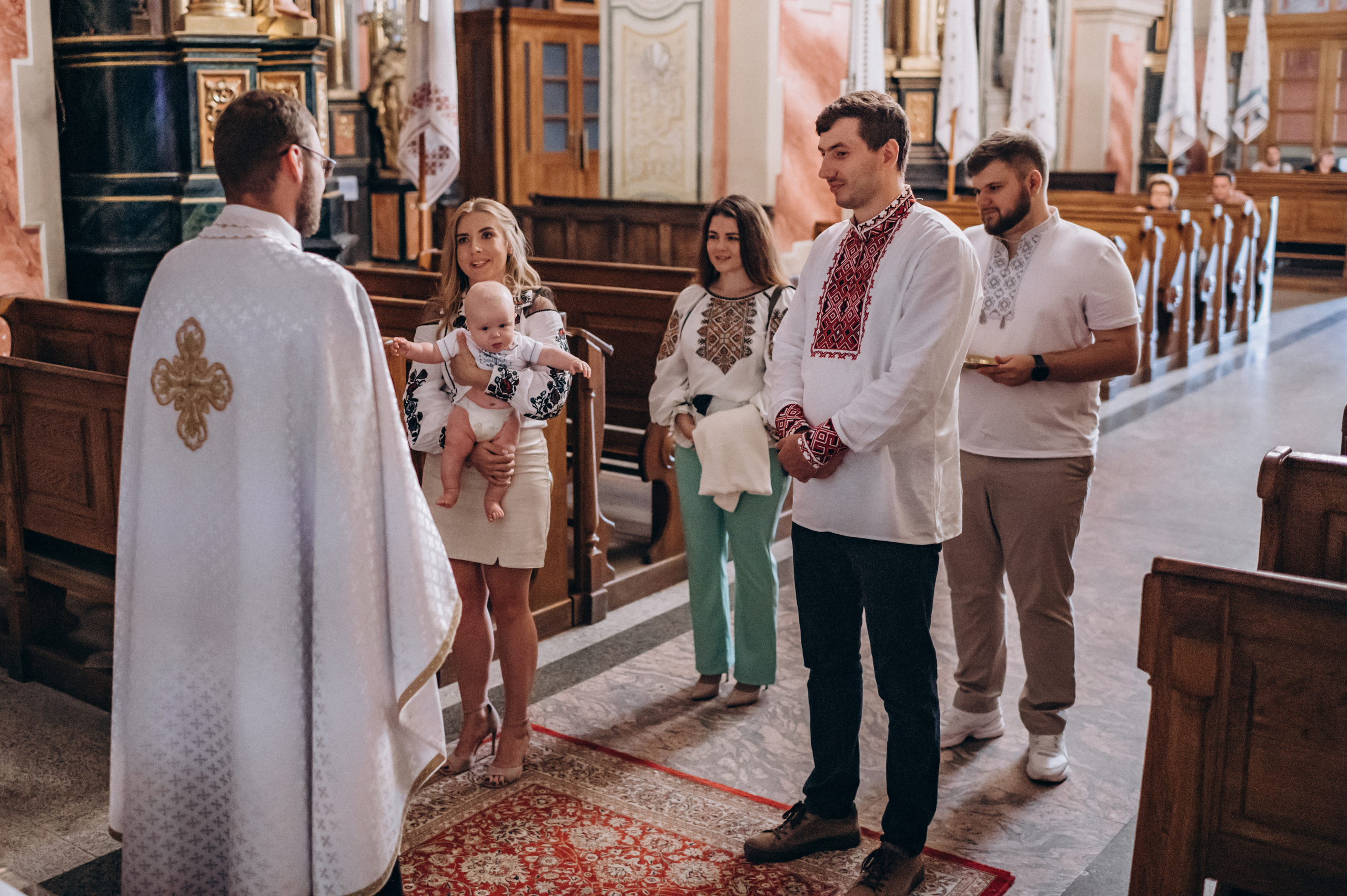 Хрещення Марка, Бернардинський монастир, Львів. Сімейний, дитячий та індивідуальний фотограф в м. Тернопіль, м. Львів