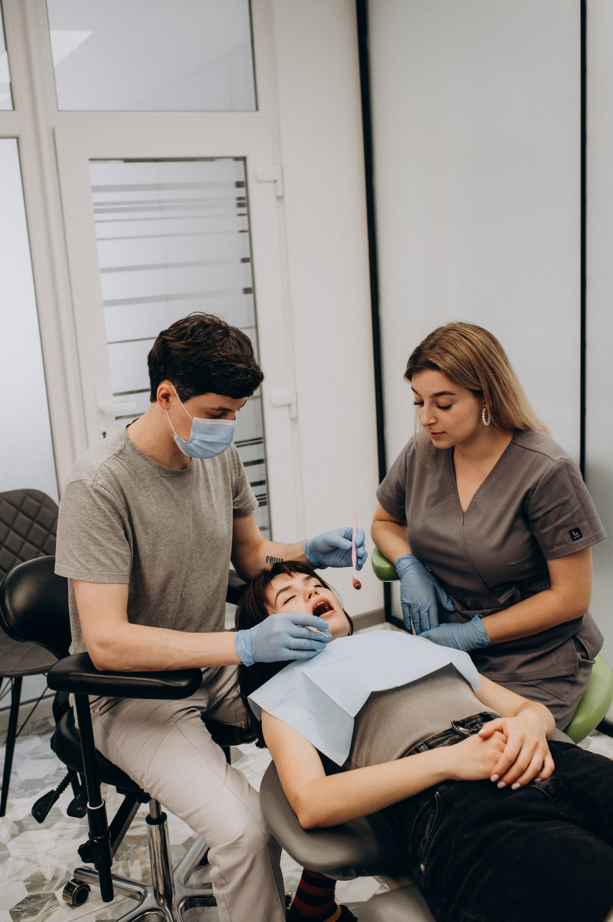 Фотосесія стоматології, зйомка стоматологічної клініки, контент для стоматолога. Сімейний, дитячий та індивідуальний фотограф в м. Тернопіль, м. Львів