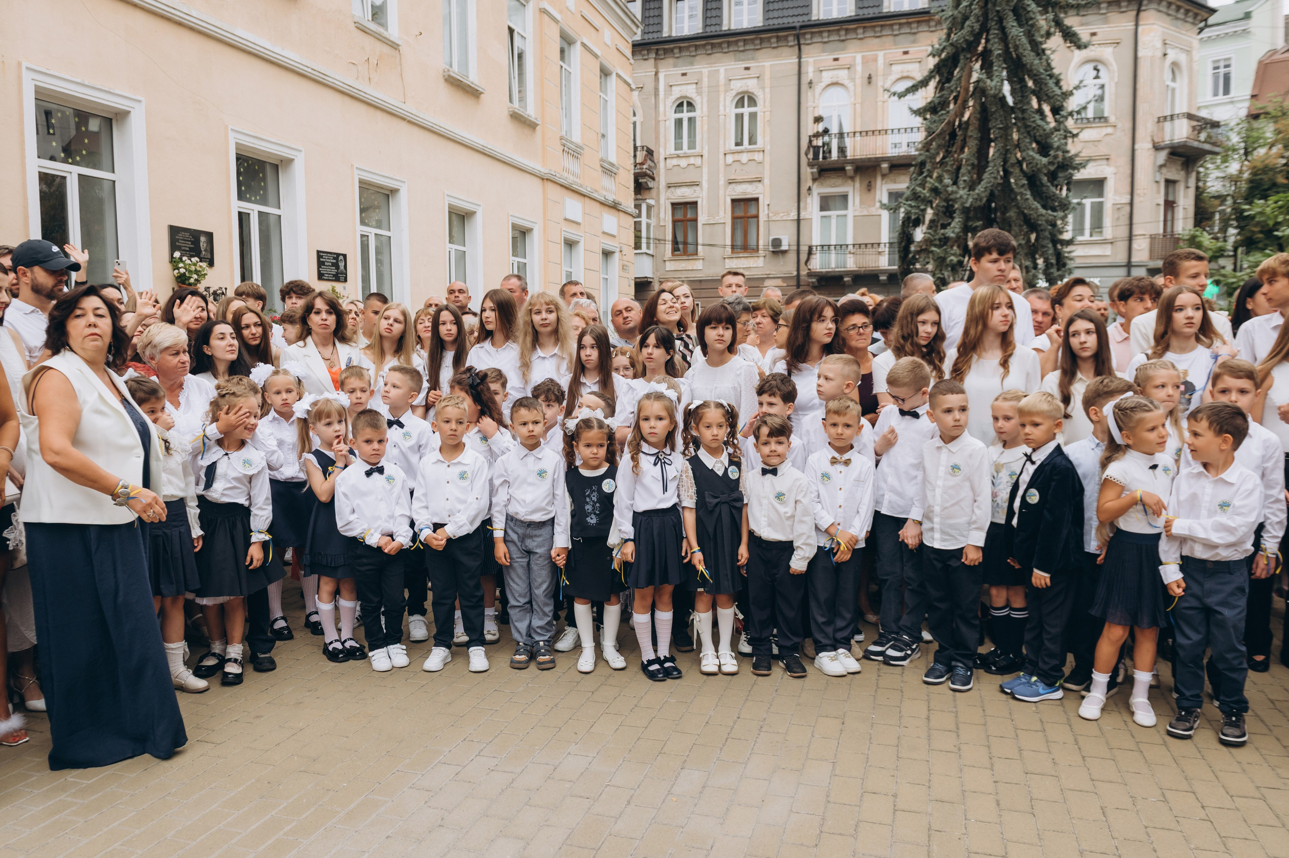 Перший дзвоник у Тернополі, фотосесія першокласників