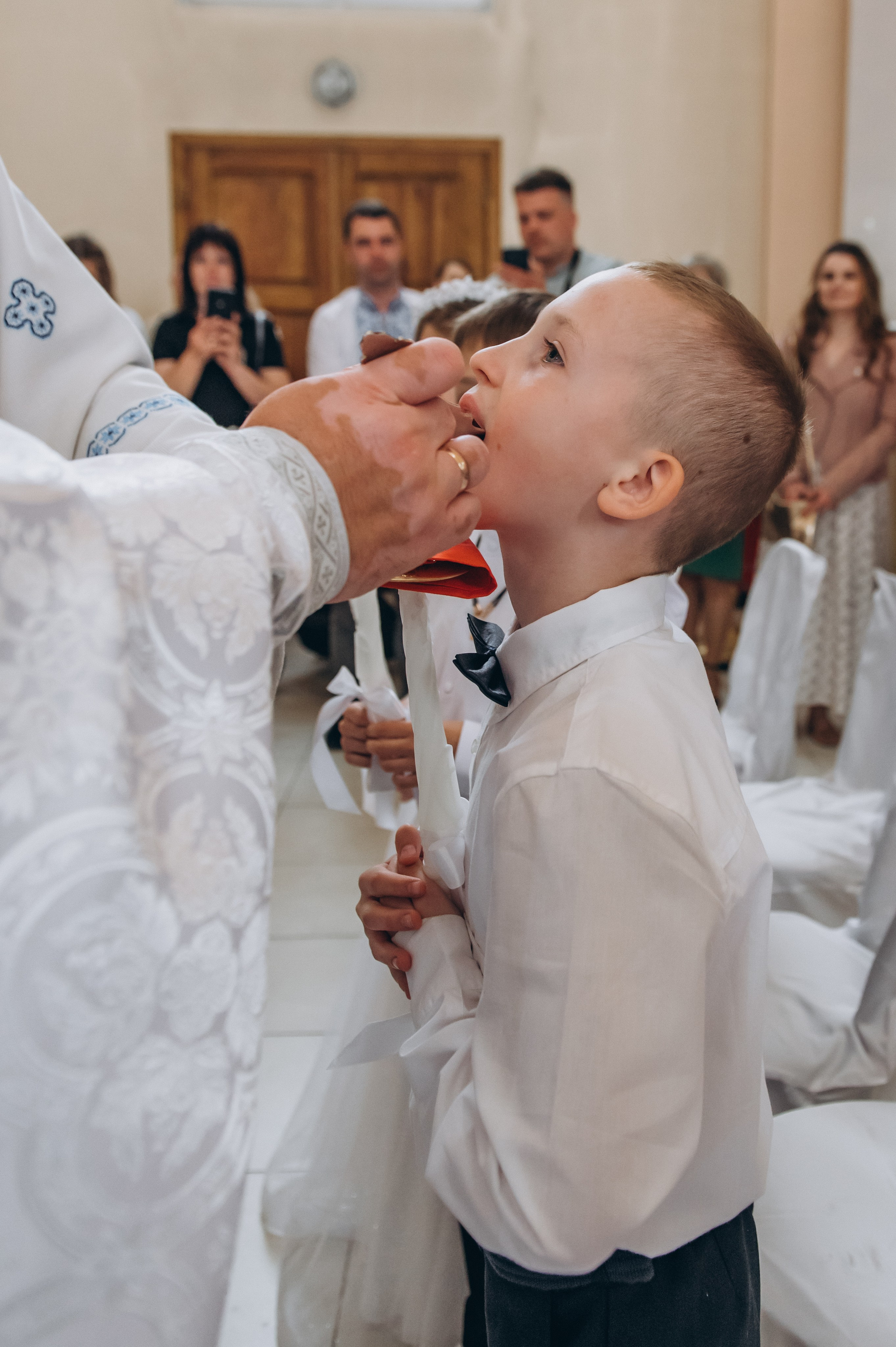 Фотосесія Причастя Тернопіль, зйомка Причастя, фотограф на Причастя Тернопіль, Причастя Львів, церква Петра і Павла. Сімейний, дитячий та індивідуальний фотограф в м. Тернопіль, м. Львів