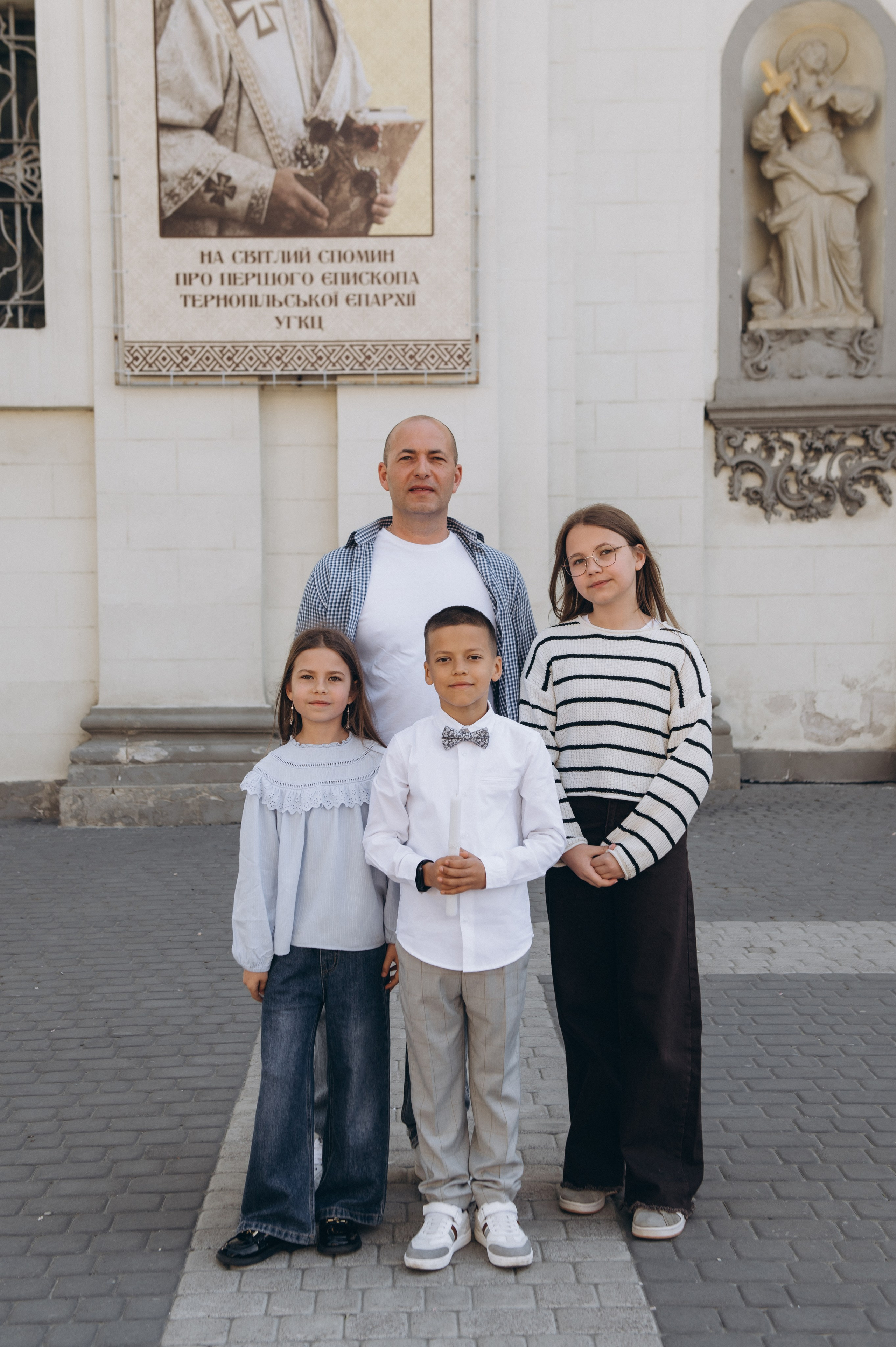Фотосесія Першого Причастя Тернопіль, фотосесія Причастя Тернопіль, Таїнство Першого Причастя Тернопіль, Катедра Причастя Тернопіль. Сімейний, дитячий та індивідуальний фотограф в м. Тернопіль, м. Львів