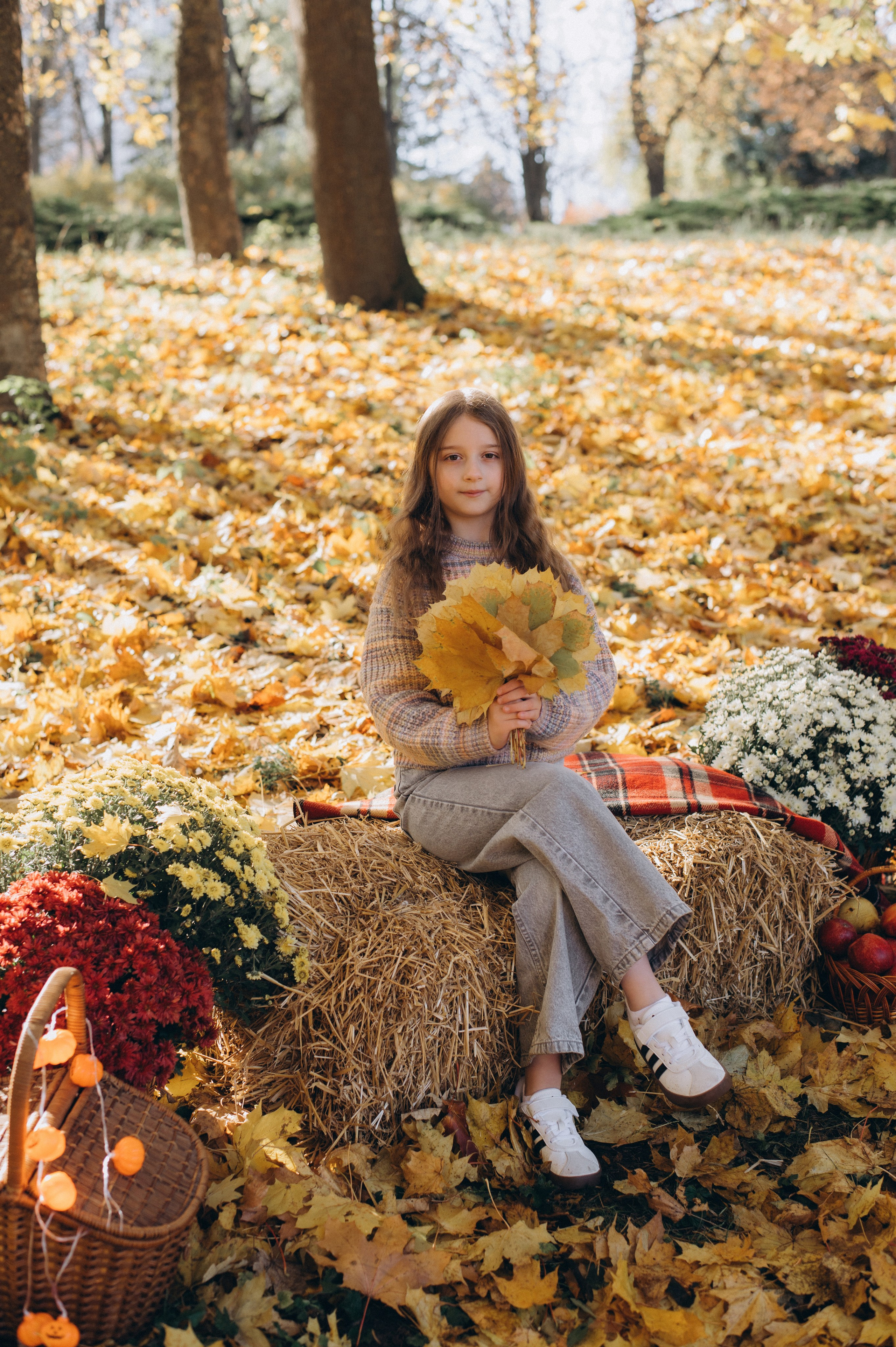 Осіння фотосесія 4 класу на віньєтки, випускні фотоальбоми Тернопіль, фотосесія випускників Тернопіль, шкільний випускний альбом Тернопіль. Сімейний, дитячий та індивідуальний фотограф в м. Тернопіль, м. Львів