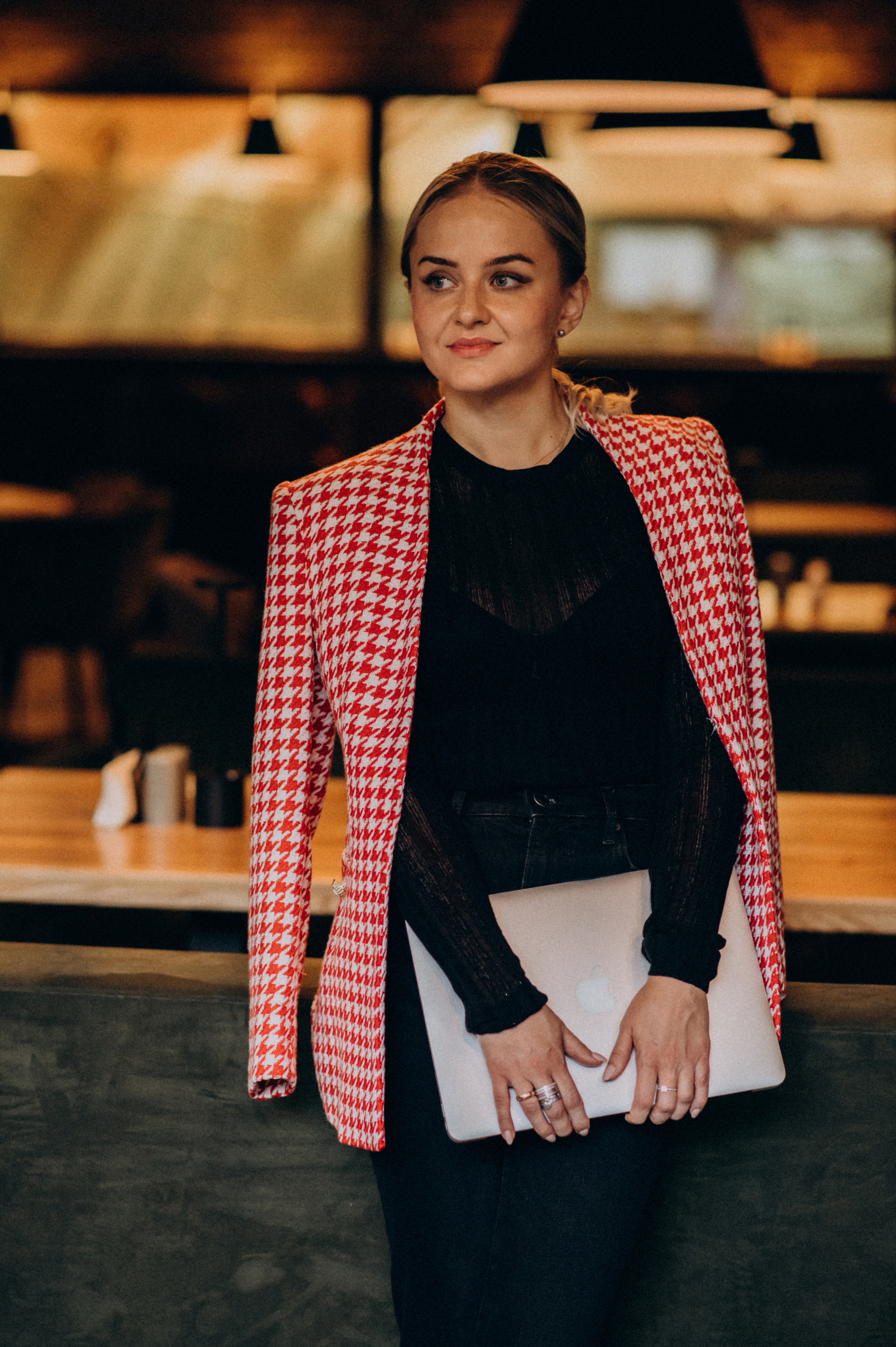 Індивідуальна контент зйомка фотосесія у кавярні кафе. Сімейний, дитячий та індивідуальний фотограф в м. Тернопіль, м. Львів