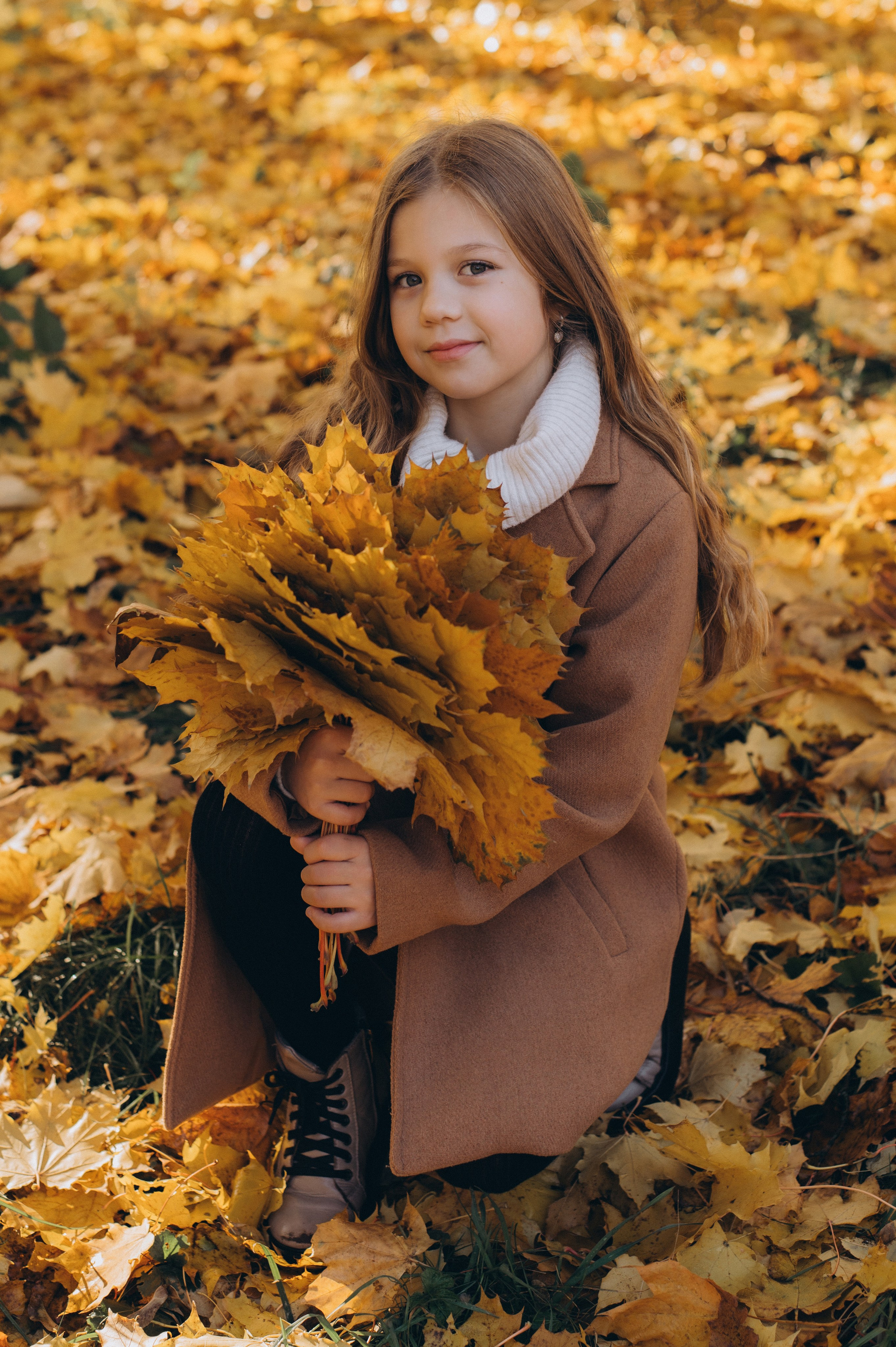 Осіння фотосесія 4 класу на віньєтки, випускні фотоальбоми Тернопіль, фотосесія випускників Тернопіль, шкільний випускний альбом Тернопіль. Сімейний, дитячий та індивідуальний фотограф в м. Тернопіль, м. Львів