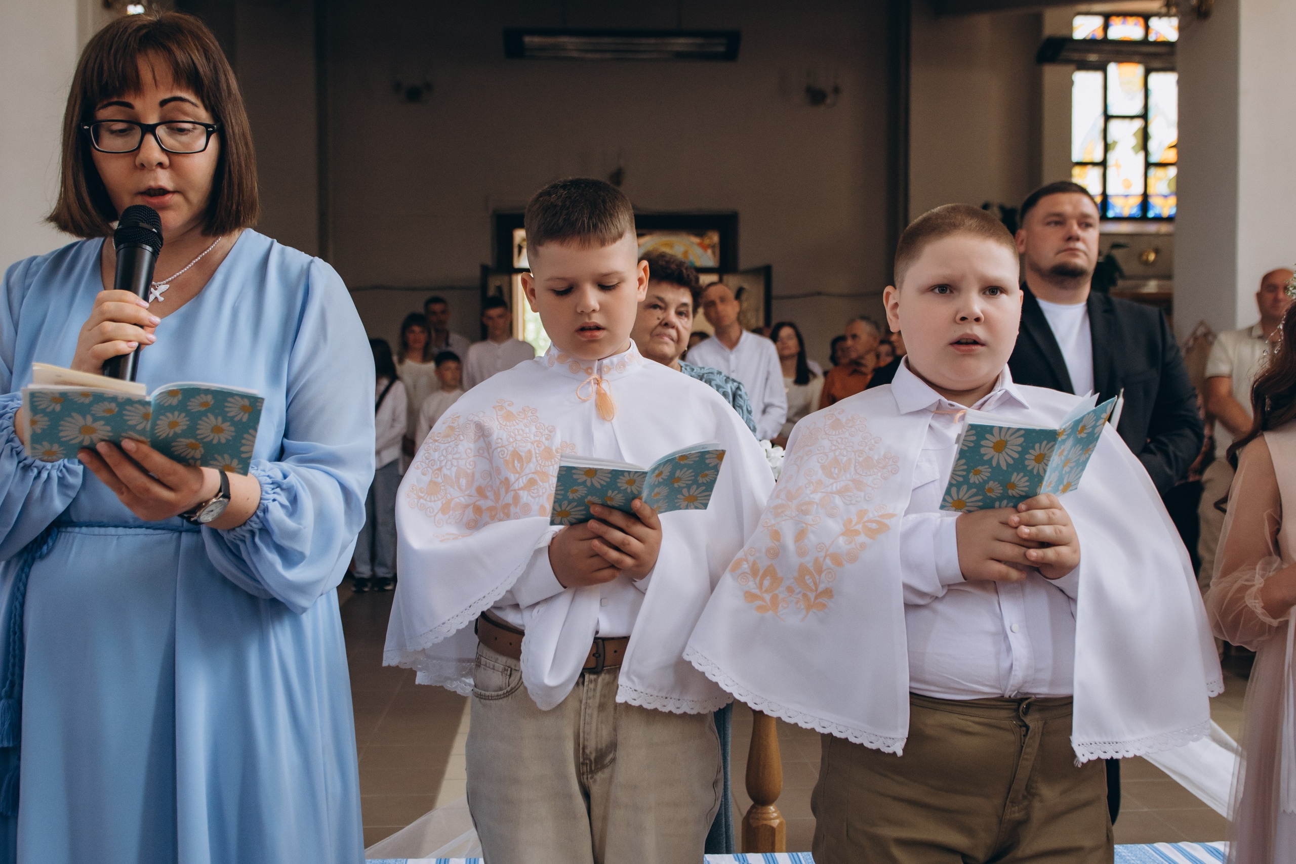 Фотосесія Причастя Тернопіль церква Св Михаїла, фотограф на Причастя Тернопіль, фотосесія Літургії Причастя Тернопіль. Сімейний, дитячий та індивідуальний фотограф в м. Тернопіль, м. Львів
