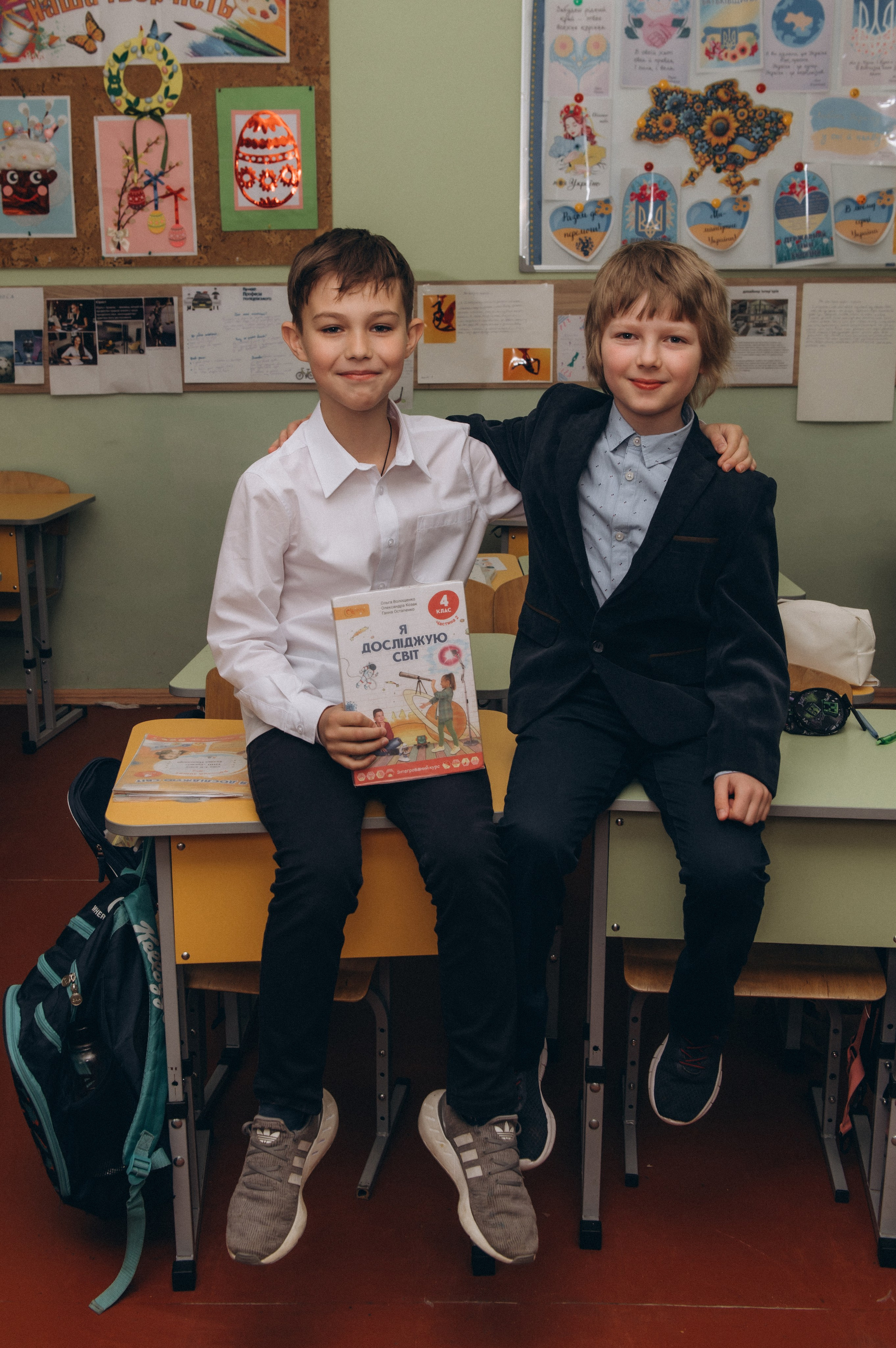 Шкільна фотосесія на віньєтки Тернопіль, фотосесія випускників Тернопіль, зйомка на віньєтки, шкільні фотоальбоми Тернопіль. Сімейний, дитячий та індивідуальний фотограф в м. Тернопіль, м. Львів