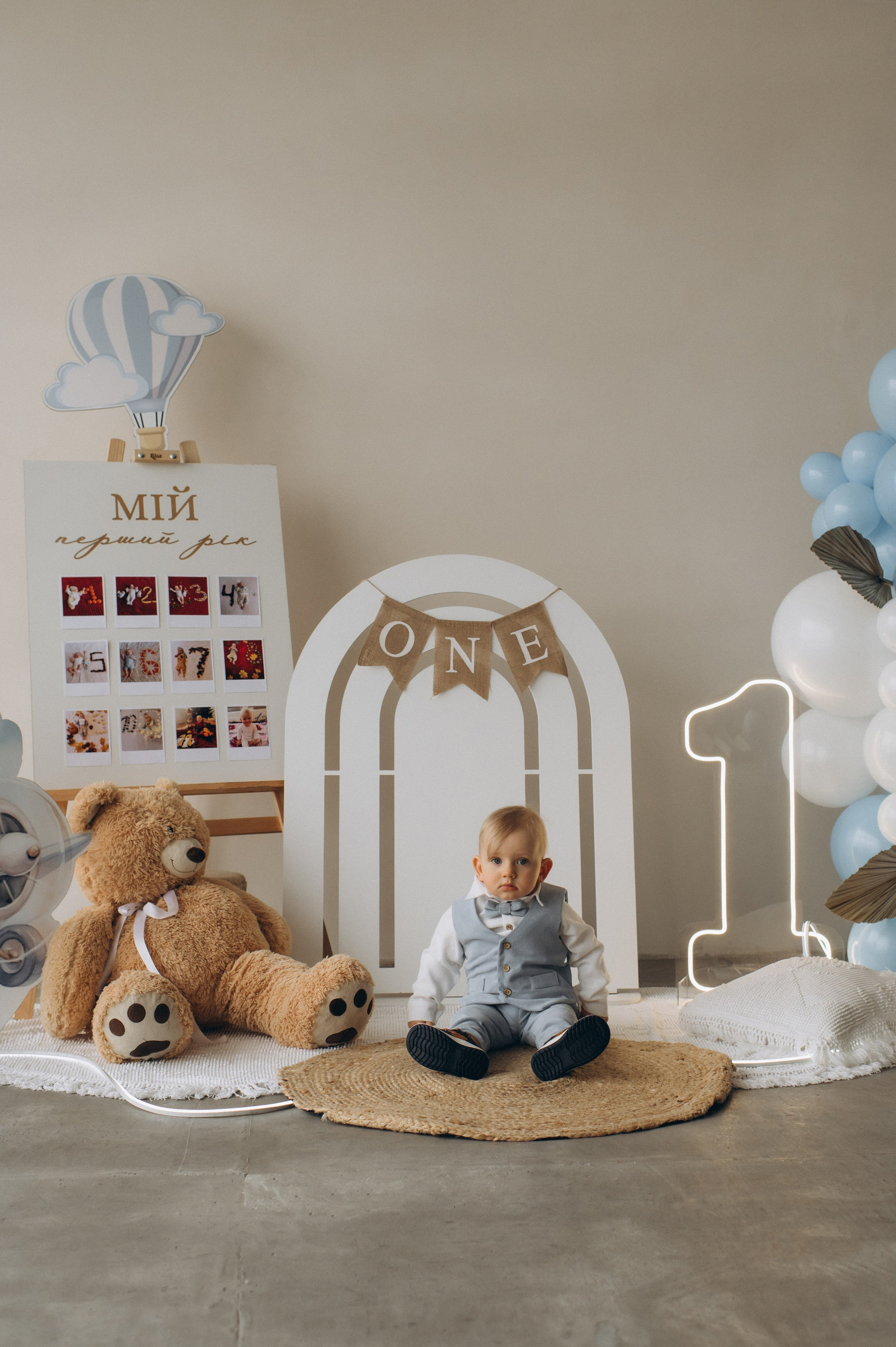 Зйомка дня народження дитини, фотосесія 1 рік Тернопіль, сімейний фотограф Тернопіль, сімейна фотосесія Тернопіль, перший тортик малюка. Сімейний, дитячий та індивідуальний фотограф в м. Тернопіль, м. Львів