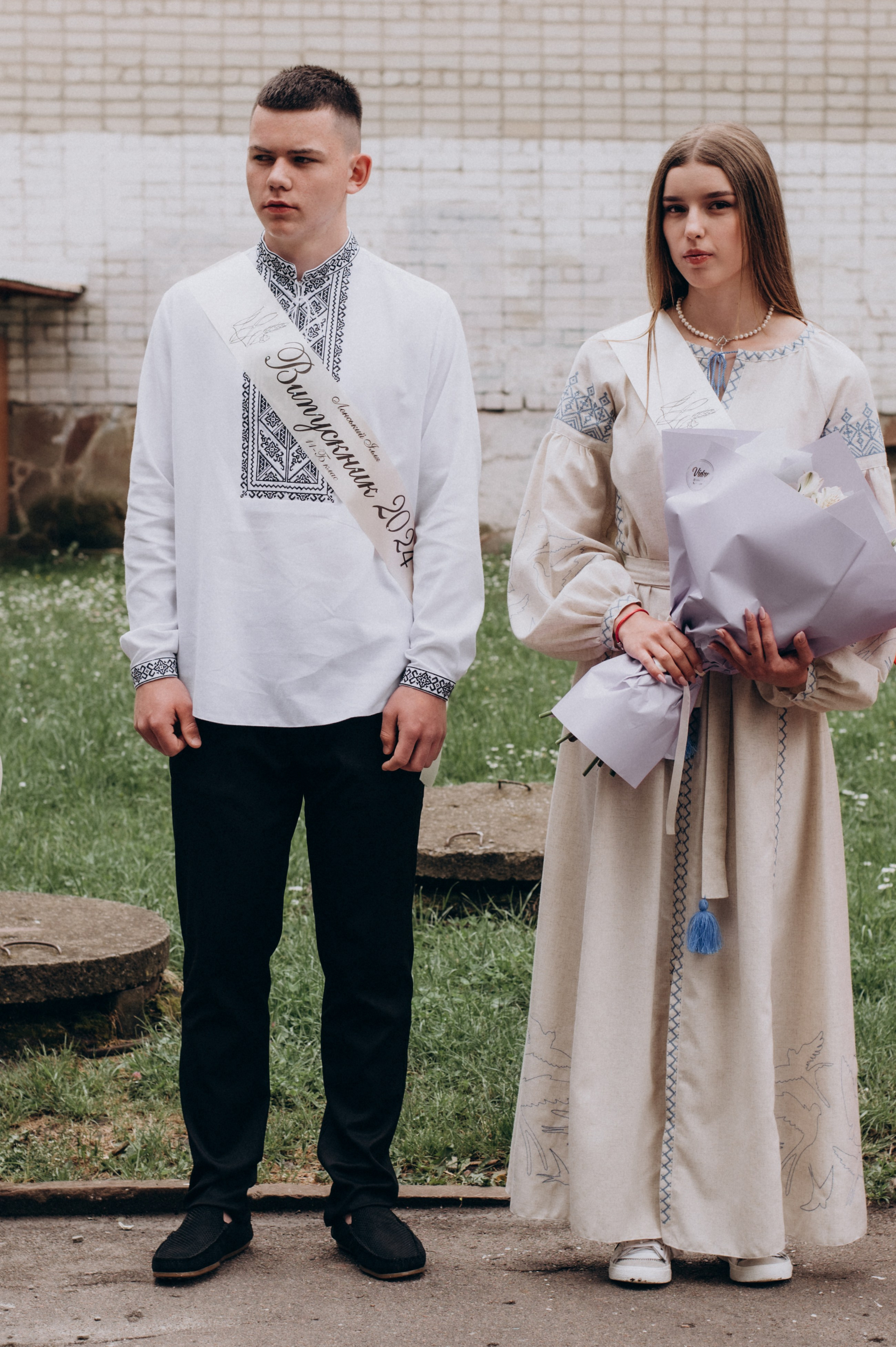 Фотосесія останнього дзвоника, фотосесія випускників Тернопіль, випускний 2024. Сімейний, дитячий та індивідуальний фотограф в м. Тернопіль, м. Львів