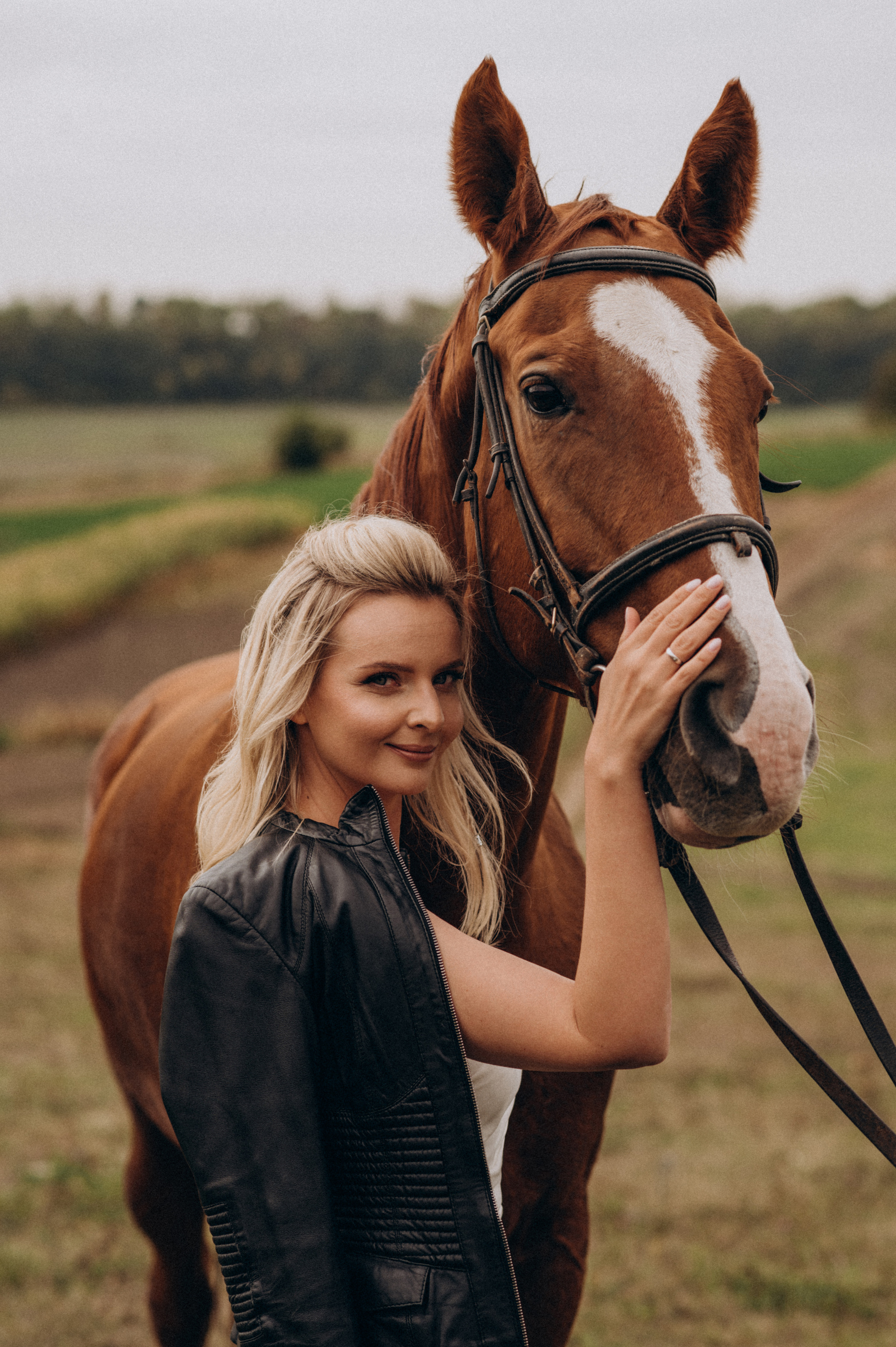 Фотосесія з кіньми Тернопіль, кінна зйомка, сімейна фотосесія на конях. Сімейний, дитячий та індивідуальний фотограф в м. Тернопіль, м. Львів