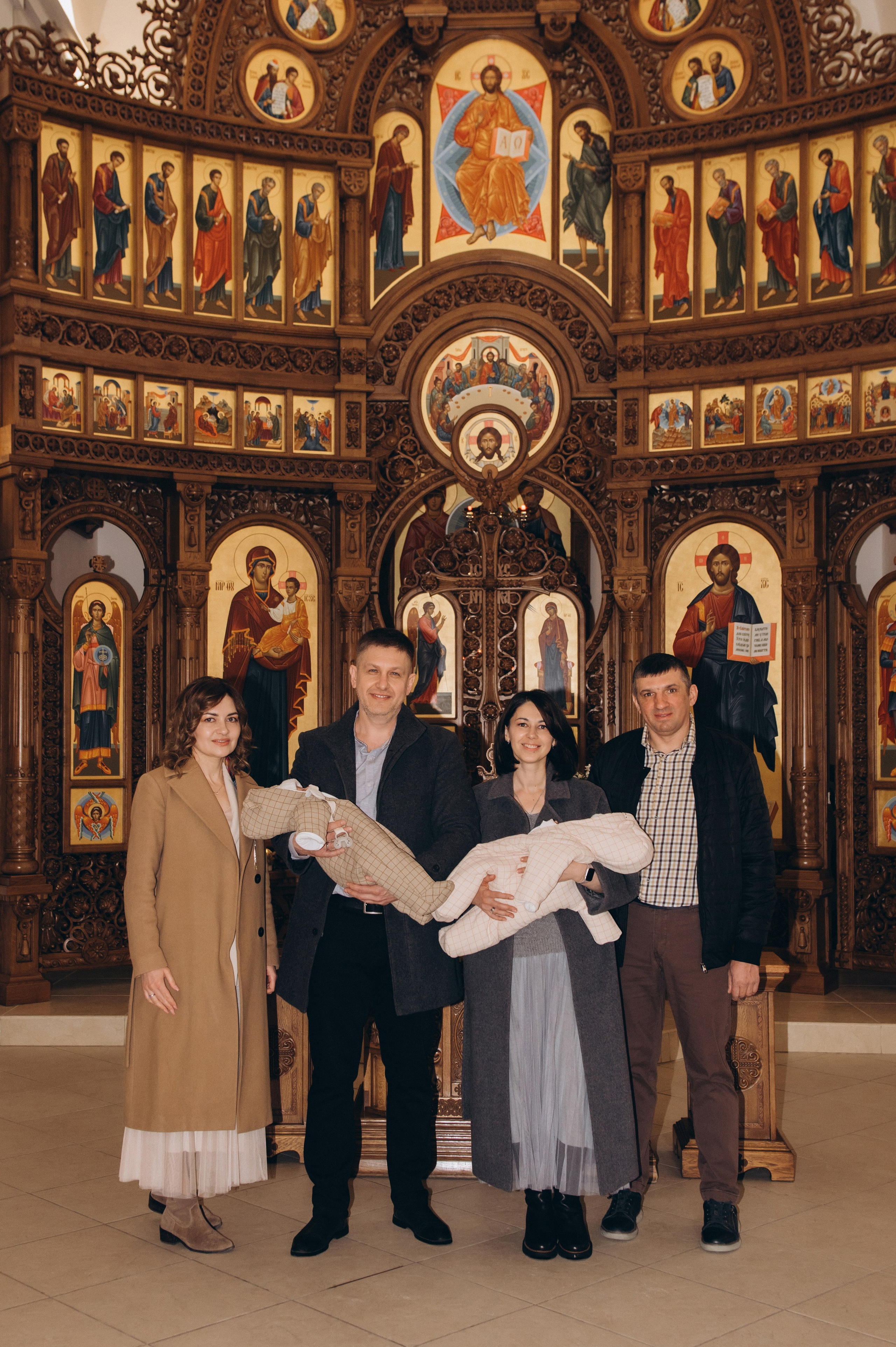 Фотосесія Хрещення Тернопіль, зйомка Хрестин Тернопіль, Храм Різдва Пресвятої Богородиці УГКЦ Тернопіль. Сімейний, дитячий та індивідуальний фотограф в м. Тернопіль, м. Львів