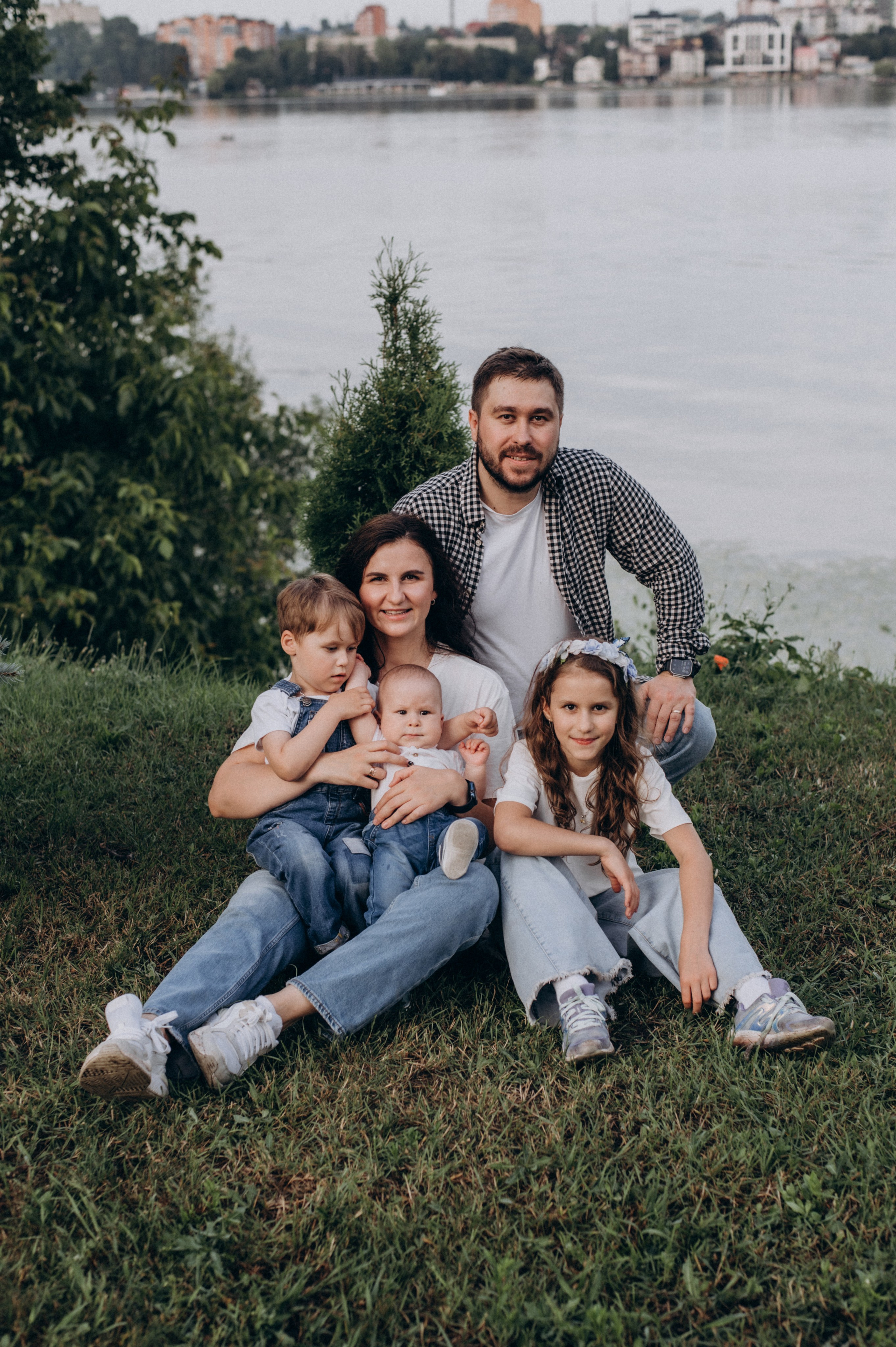 Сімейна фотосесія Тернопіль, сімейний фотограф Тернопіль, зйомка великої сімї. Сімейний, дитячий та індивідуальний фотограф в м. Тернопіль, м. Львів