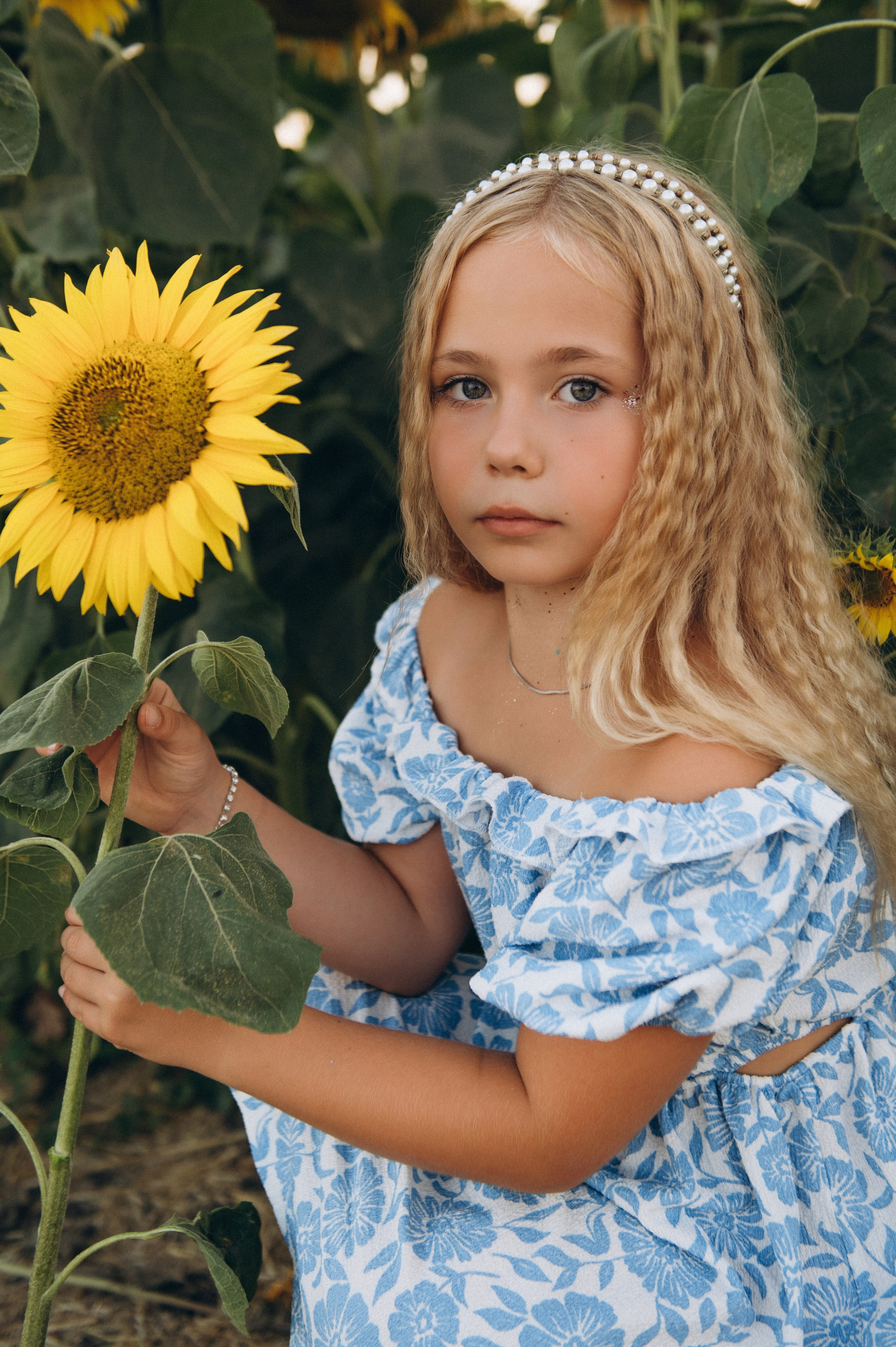 Фотосесія у соняшниках, дитячий фотограф Тернопіль, сімейний фотограф Тернопіль, дитяча фотосесія, фотосесія в полі, зйомка дітей. Сімейний, дитячий та індивідуальний фотограф в м. Тернопіль, м. Львів
