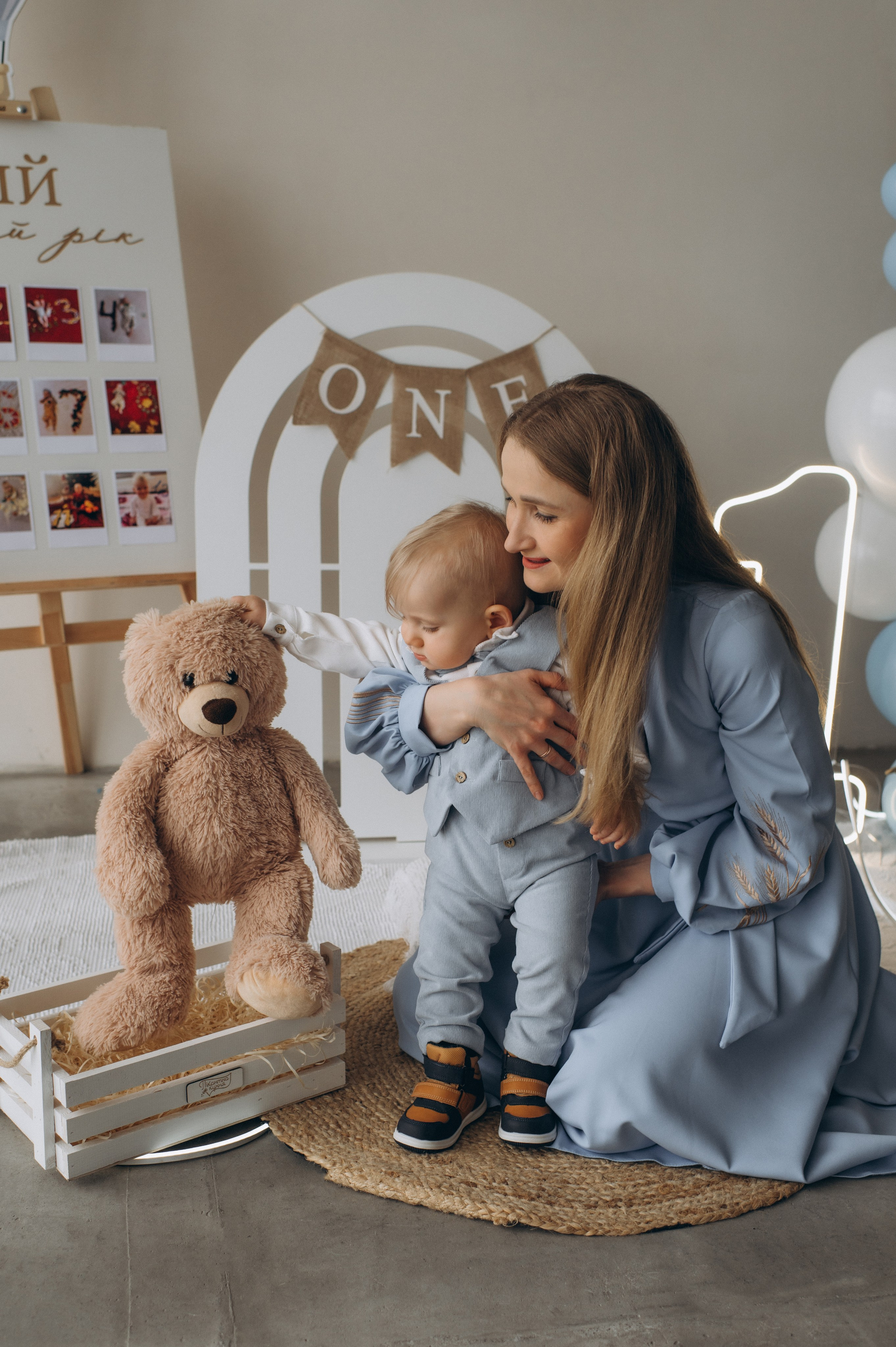 Зйомка дня народження дитини, фотосесія 1 рік Тернопіль, сімейний фотограф Тернопіль, сімейна фотосесія Тернопіль, перший тортик малюка. Сімейний, дитячий та індивідуальний фотограф в м. Тернопіль, м. Львів