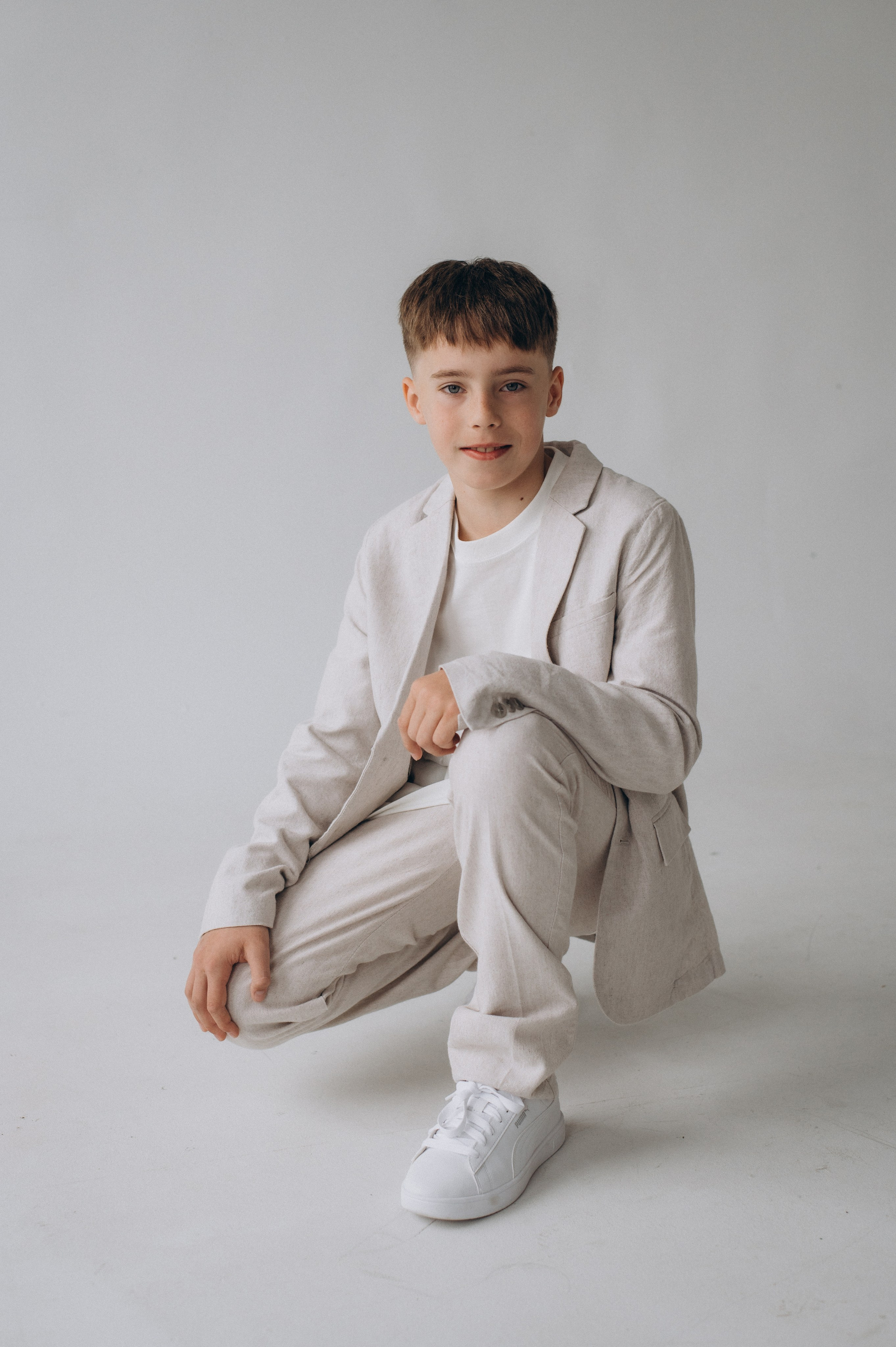 Шкільна фотосесія на віньєтки Тернопіль, фотосесія випускників Тернопіль, зйомка на віньєтки, шкільні фотоальбоми Тернопіль. Сімейний, дитячий та індивідуальний фотограф в м. Тернопіль, м. Львів