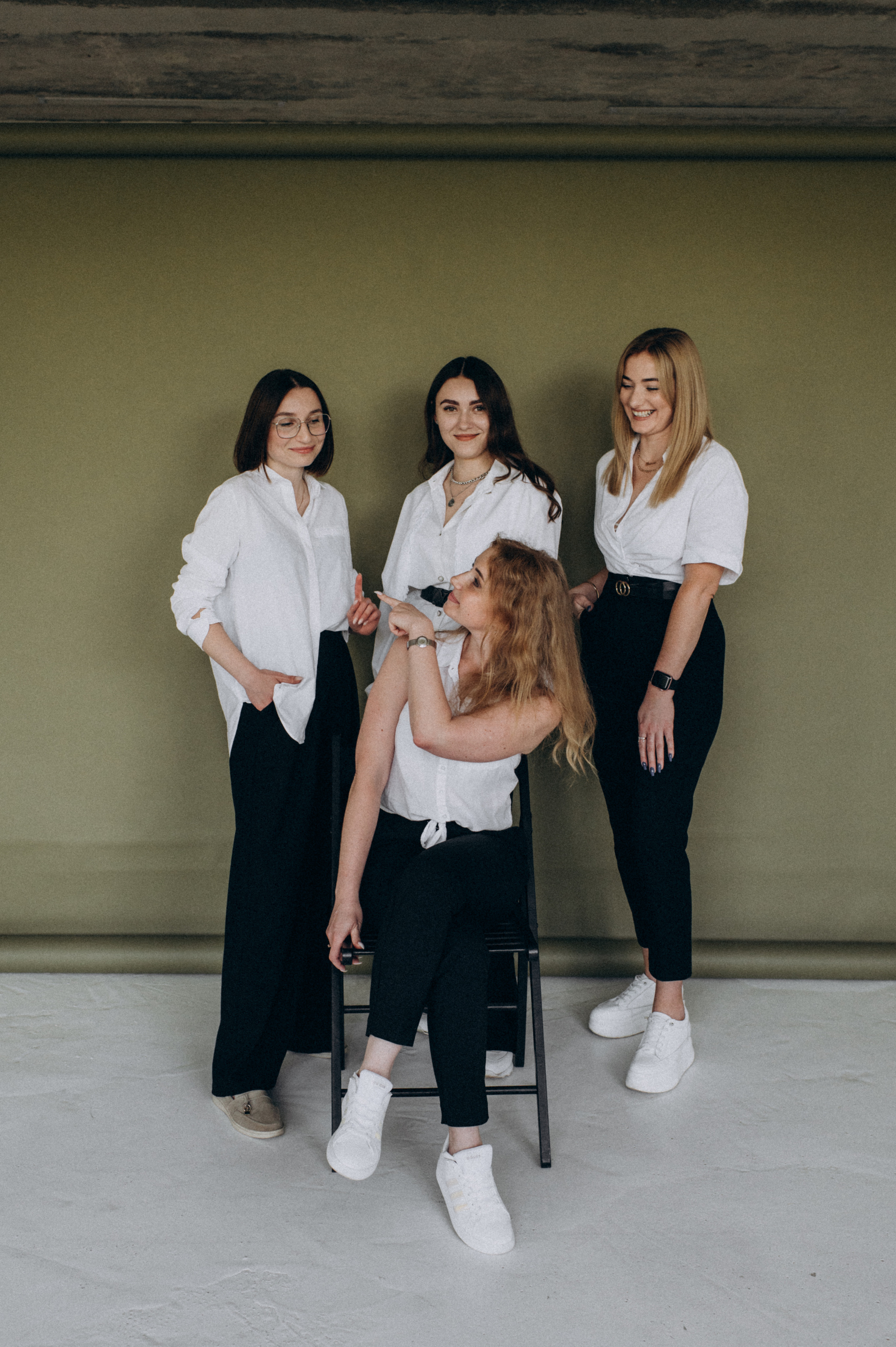 Зйомка персоналу Салону краси. Сімейний, дитячий та індивідуальний фотограф в м. Тернопіль, м. Львів