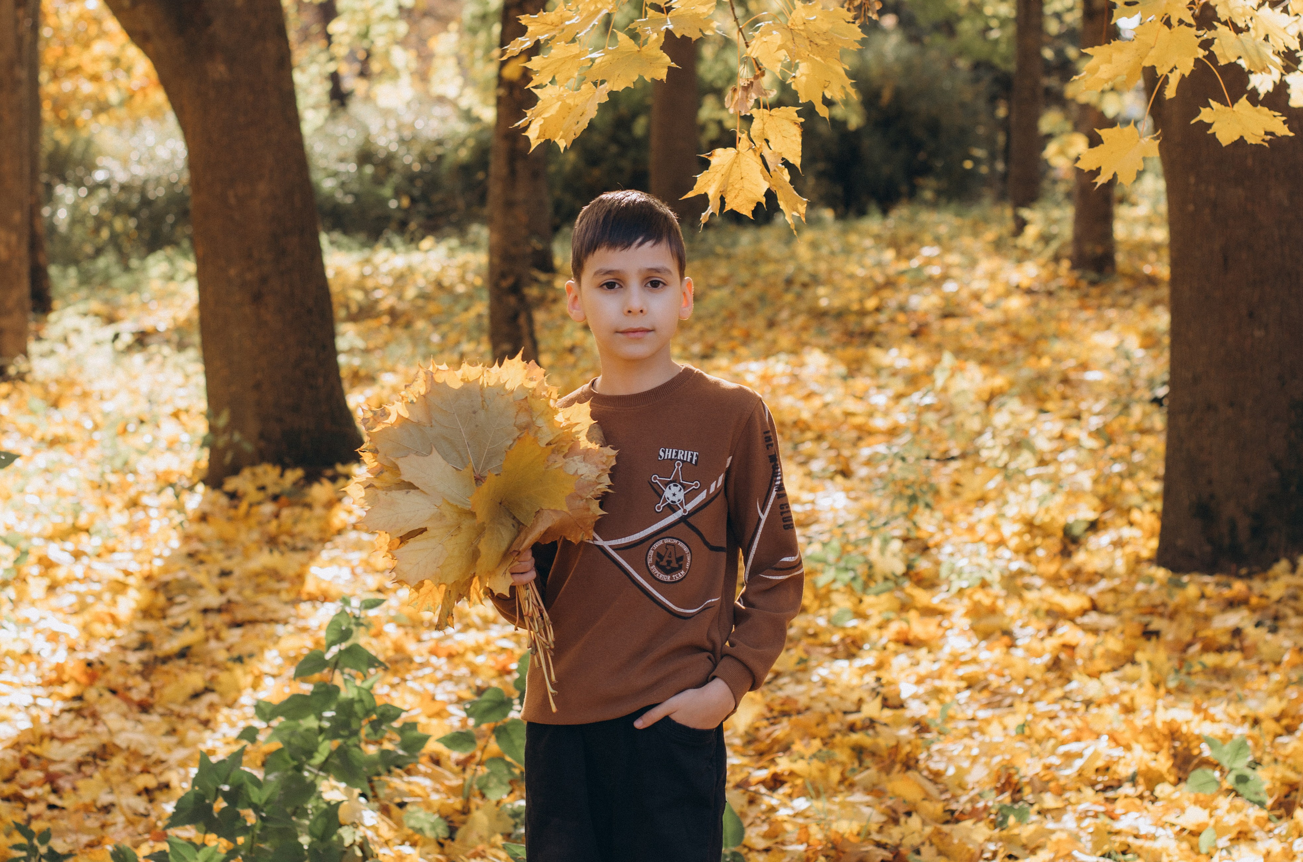 Осіння фотосесія 4 класу на віньєтки, випускні фотоальбоми Тернопіль, фотосесія випускників Тернопіль, шкільний випускний альбом Тернопіль. Сімейний, дитячий та індивідуальний фотограф в м. Тернопіль, м. Львів