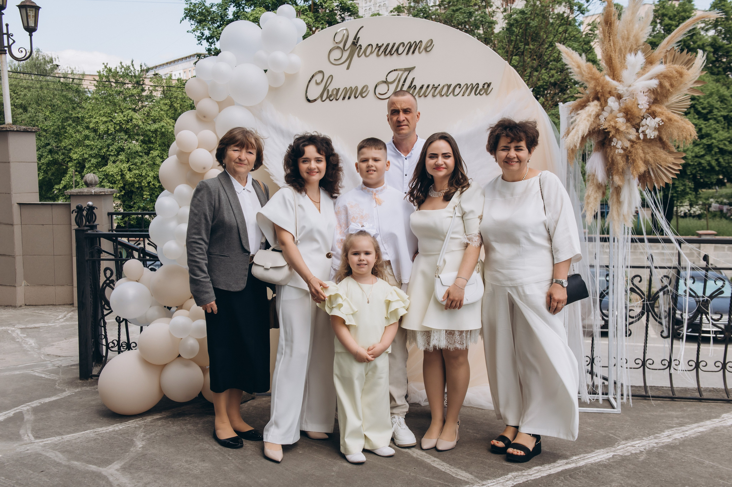 Фотосесія Причастя Тернопіль церква Св Михаїла, фотограф на Причастя Тернопіль, фотосесія Літургії Причастя Тернопіль. Сімейний, дитячий та індивідуальний фотограф в м. Тернопіль, м. Львів
