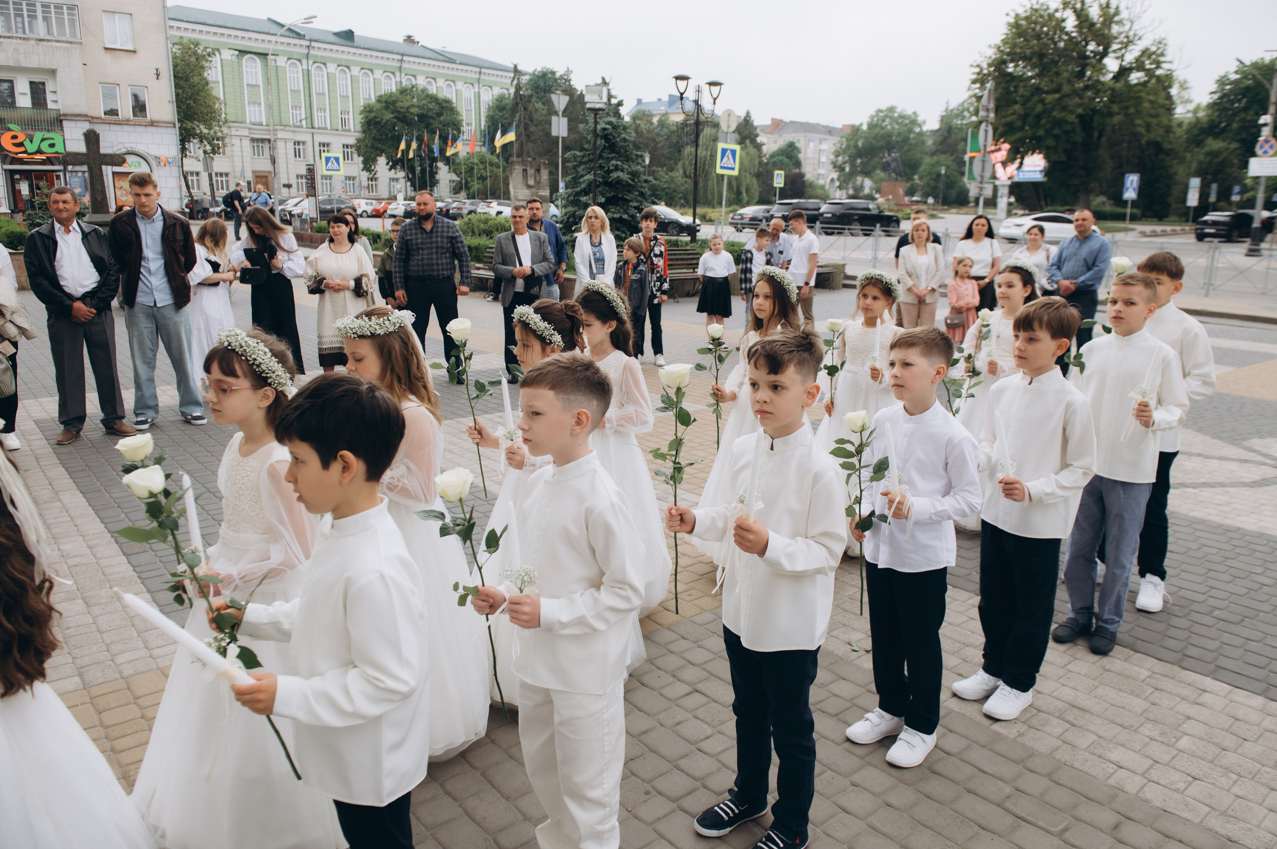 Фотосесія Першого Причастя Тернопіль, фотосесія Причастя Тернопіль, Таїнство Першого Причастя Тернопіль, Катедра Причастя Тернопіль. Сімейний, дитячий та індивідуальний фотограф в м. Тернопіль, м. Львів