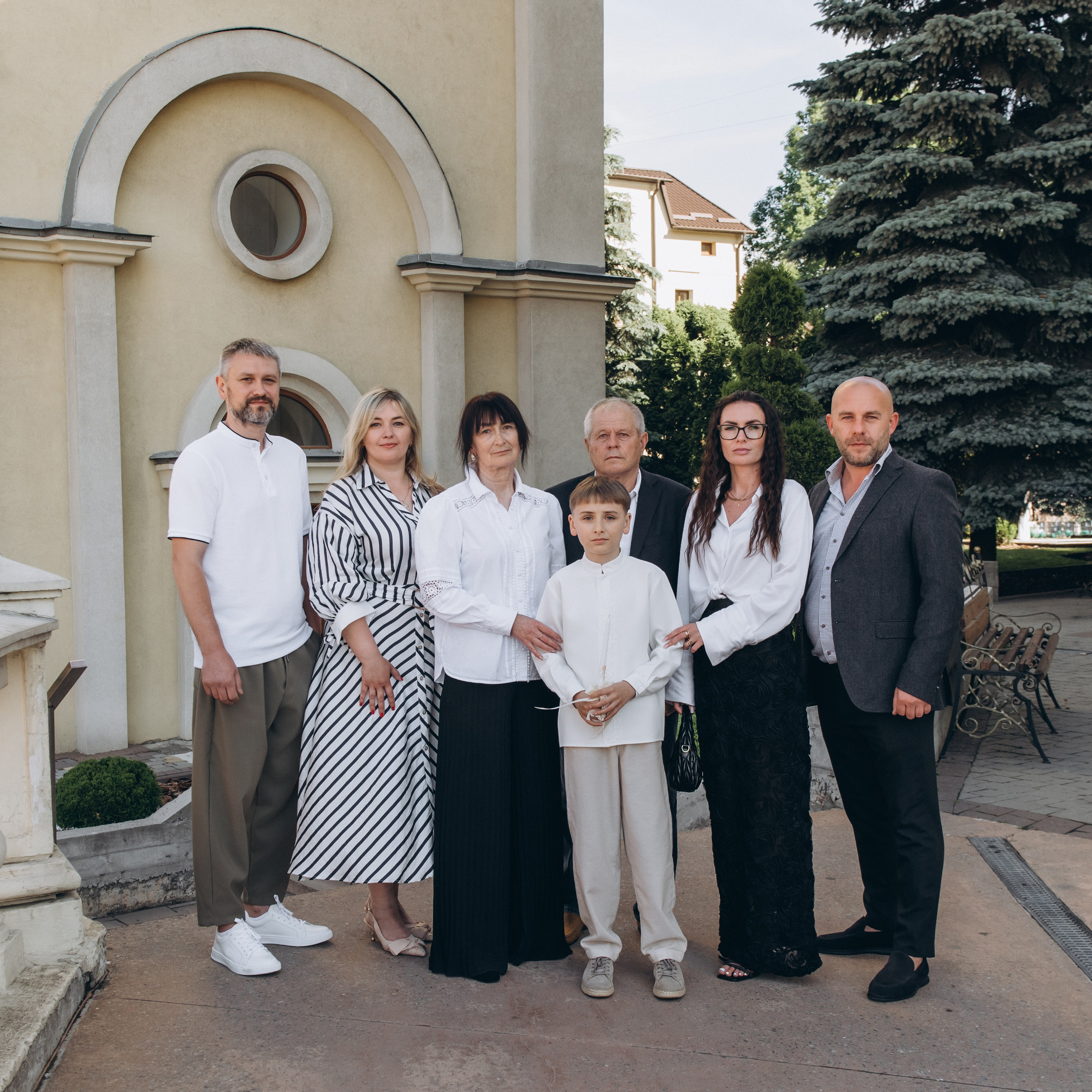 Фотосесія Першого Причастя Тернопіль, зйомка Першого Причастя Тернопіль, Церква Успіння Пресвятої Богородиці Причастя Тернопіль. Сімейний, дитячий та індивідуальний фотограф в м. Тернопіль, м. Львів