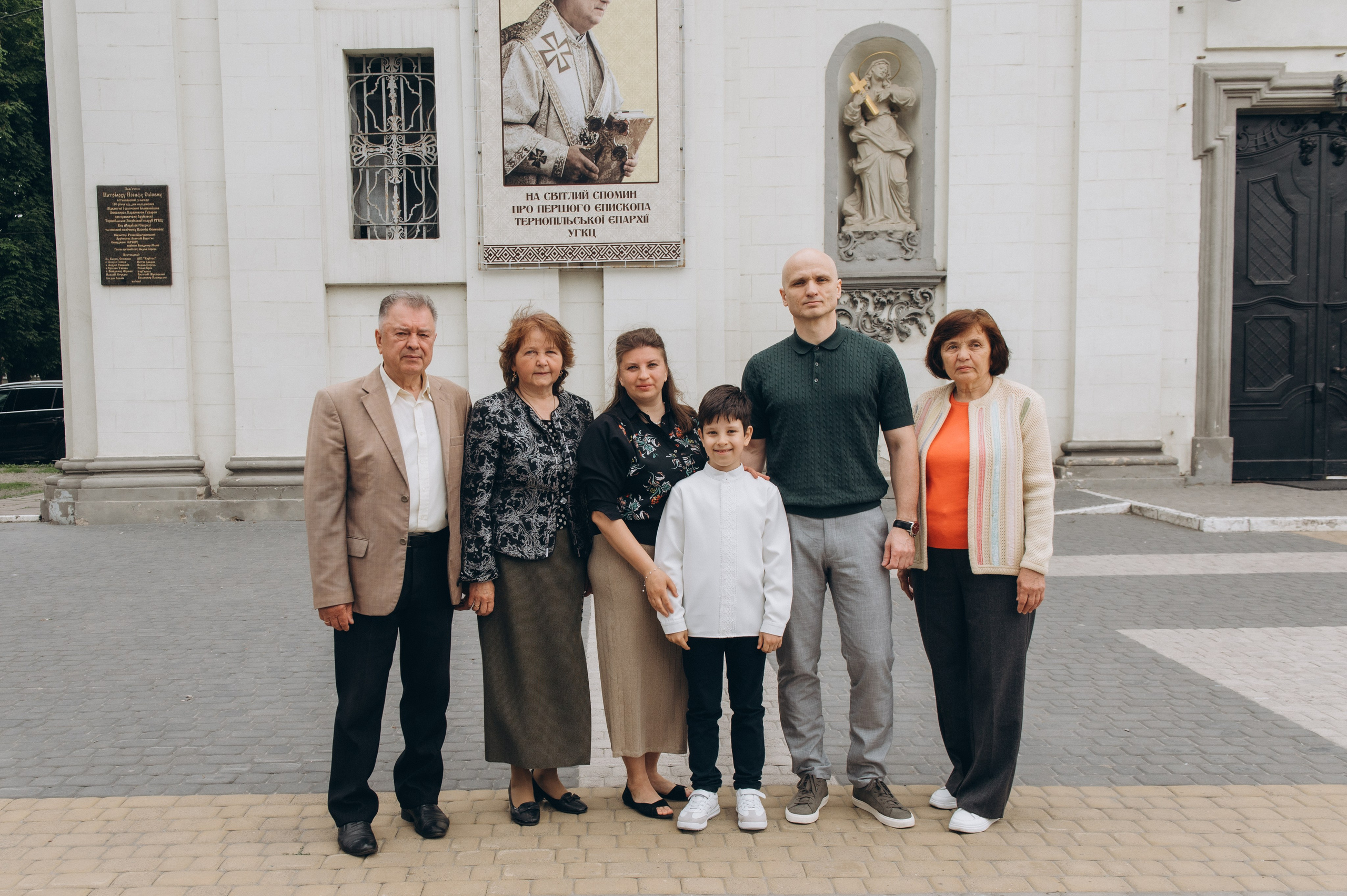 Фотосесія Першого Причастя Тернопіль, фотосесія Причастя Тернопіль, Таїнство Першого Причастя Тернопіль, Катедра Причастя Тернопіль. Сімейний, дитячий та індивідуальний фотограф в м. Тернопіль, м. Львів