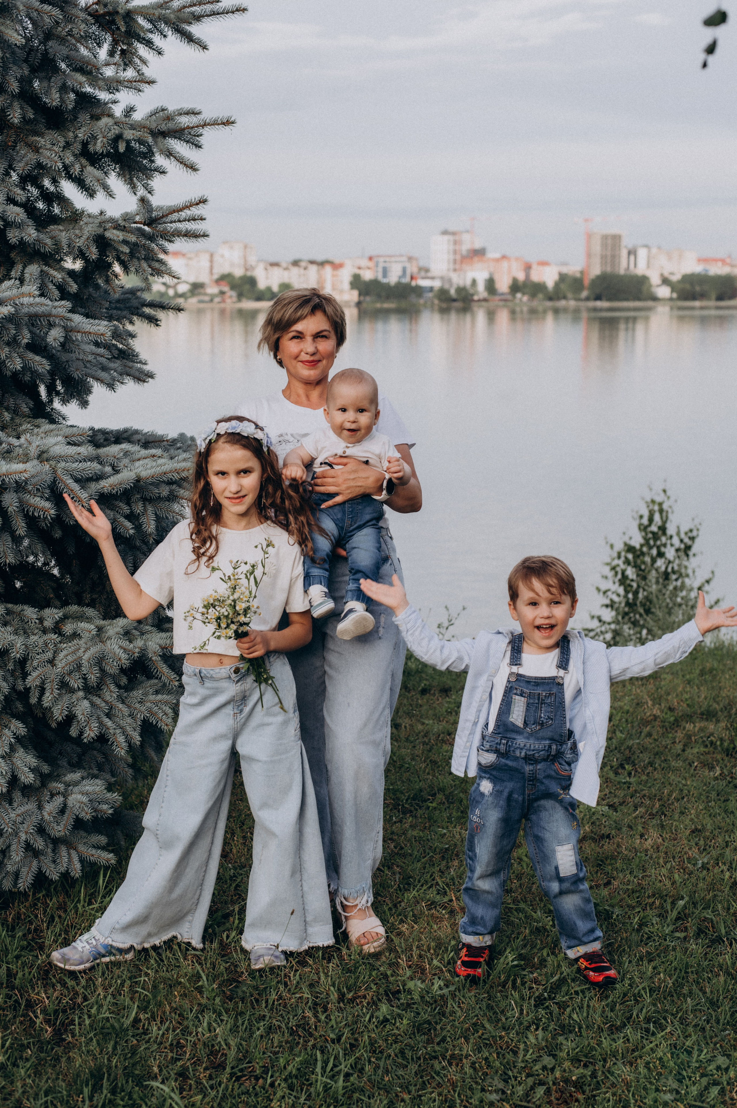 Сімейна фотосесія Тернопіль, сімейний фотограф Тернопіль, зйомка великої сімї. Сімейний, дитячий та індивідуальний фотограф в м. Тернопіль, м. Львів