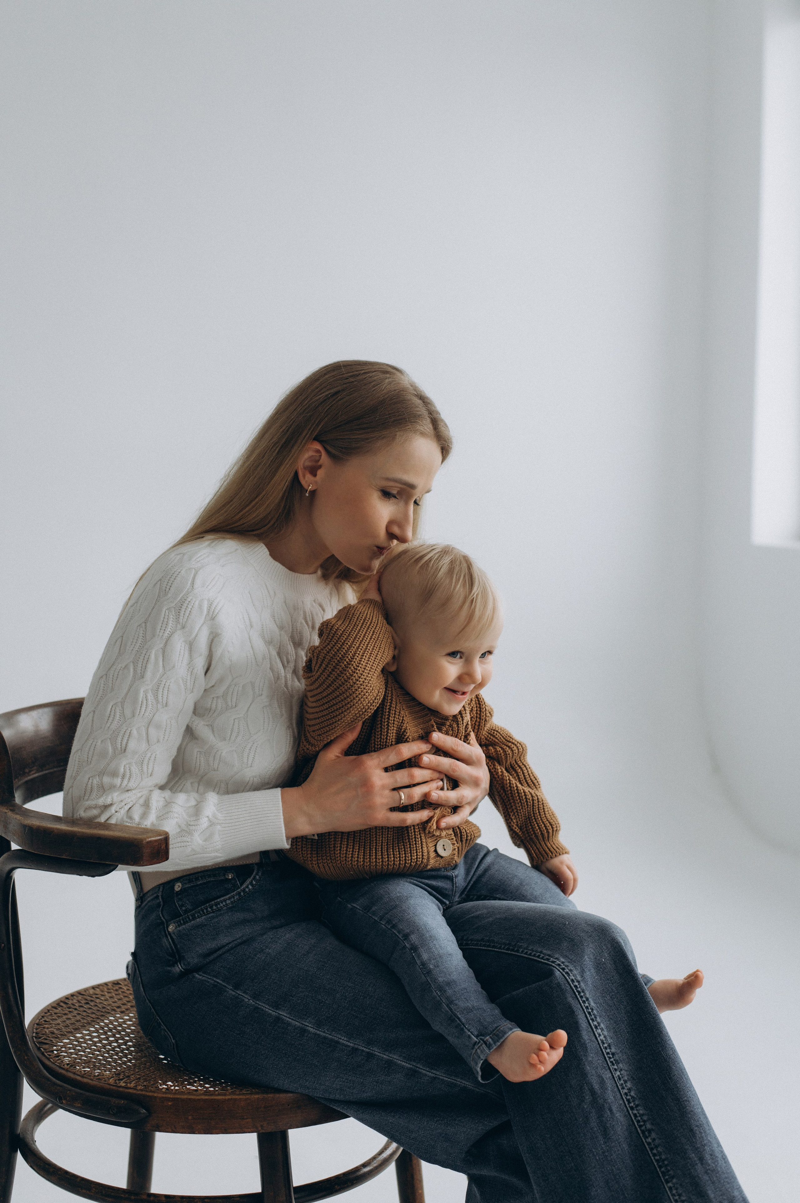 Зйомка дня народження дитини, фотосесія 1 рік Тернопіль, сімейний фотограф Тернопіль, сімейна фотосесія Тернопіль, перший тортик малюка. Сімейний, дитячий та індивідуальний фотограф в м. Тернопіль, м. Львів