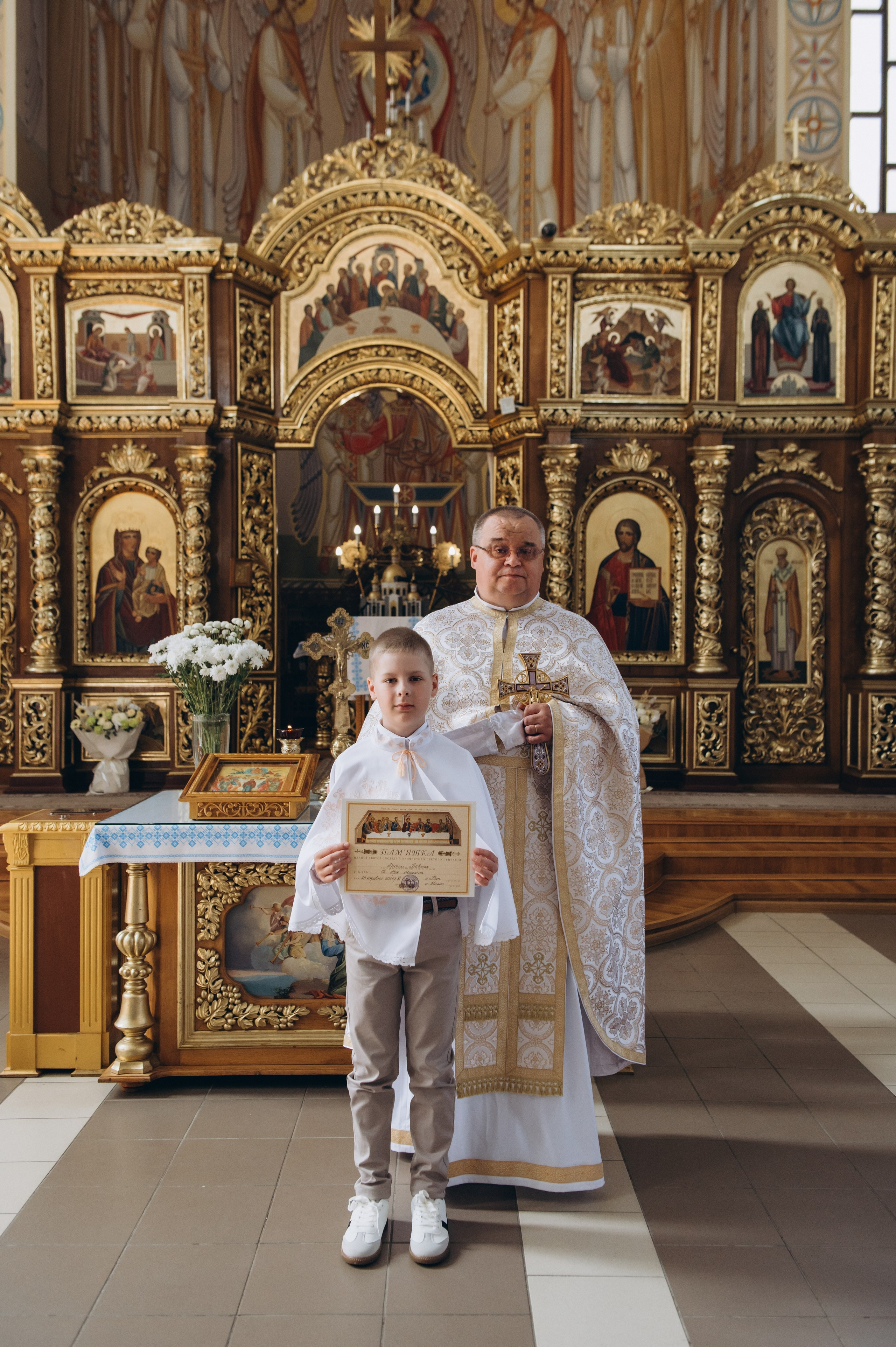 Фотосесія Причастя Тернопіль церква Св Михаїла, фотограф на Причастя Тернопіль, фотосесія Літургії Причастя Тернопіль. Сімейний, дитячий та індивідуальний фотограф в м. Тернопіль, м. Львів