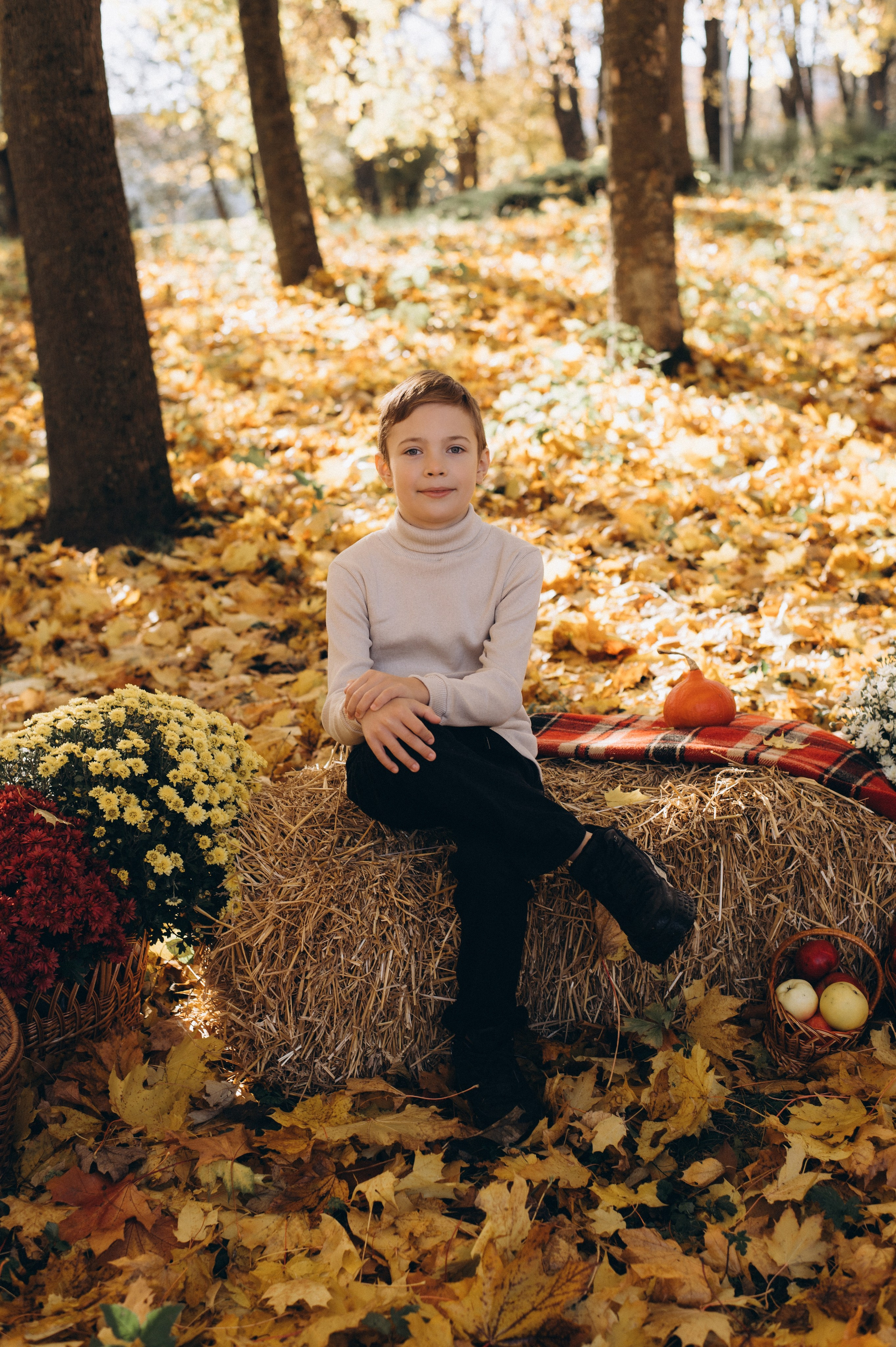 Осіння фотосесія 4 класу на віньєтки, випускні фотоальбоми Тернопіль, фотосесія випускників Тернопіль, шкільний випускний альбом Тернопіль. Сімейний, дитячий та індивідуальний фотограф в м. Тернопіль, м. Львів