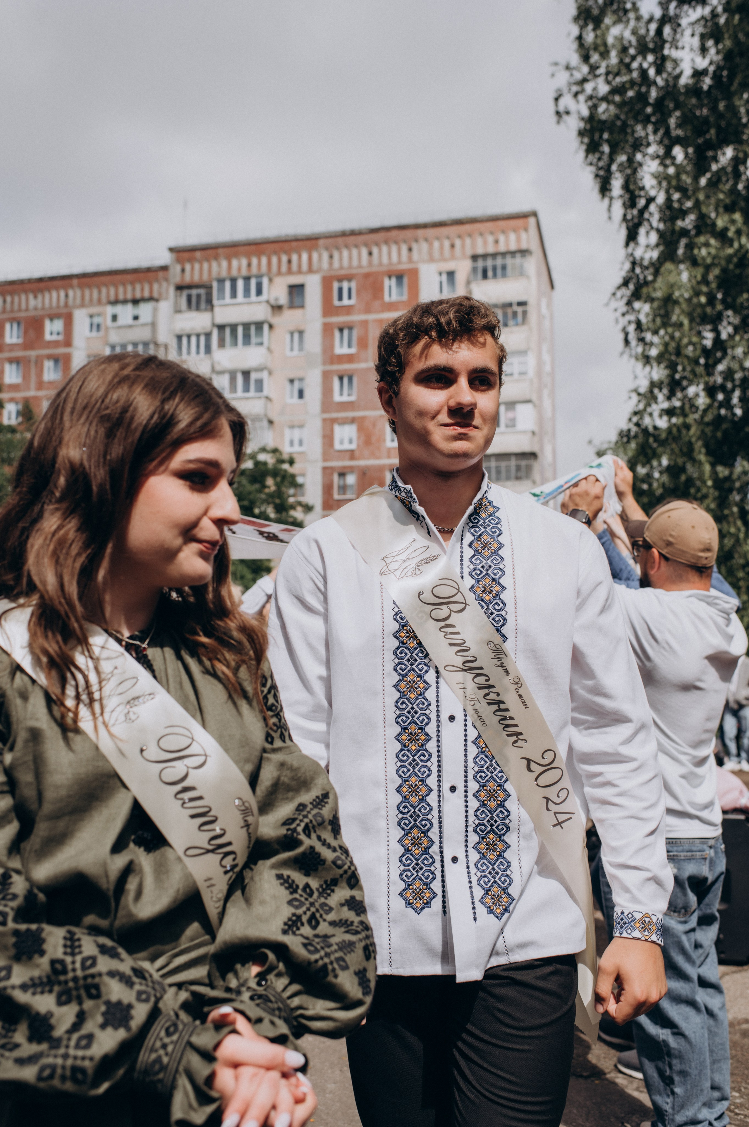 Фотосесія останнього дзвоника, фотосесія випускників Тернопіль, випускний 2024. Сімейний, дитячий та індивідуальний фотограф в м. Тернопіль, м. Львів