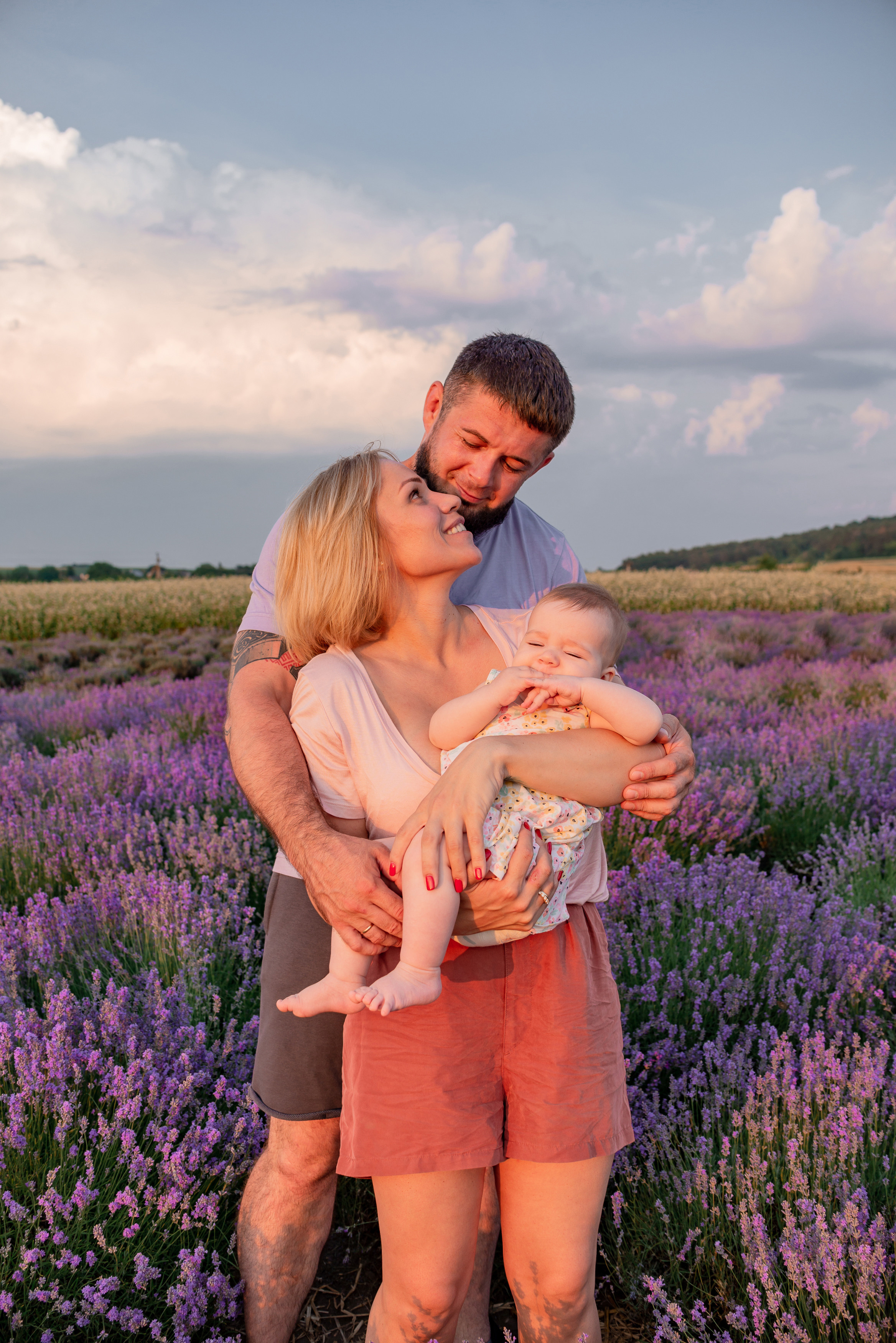 Сімейна фотосесія в лаванді. Микола, Христина, Марк, Макар, Меланія. Сімейний, дитячий та індивідуальний фотограф в м. Тернопіль, м. Львів