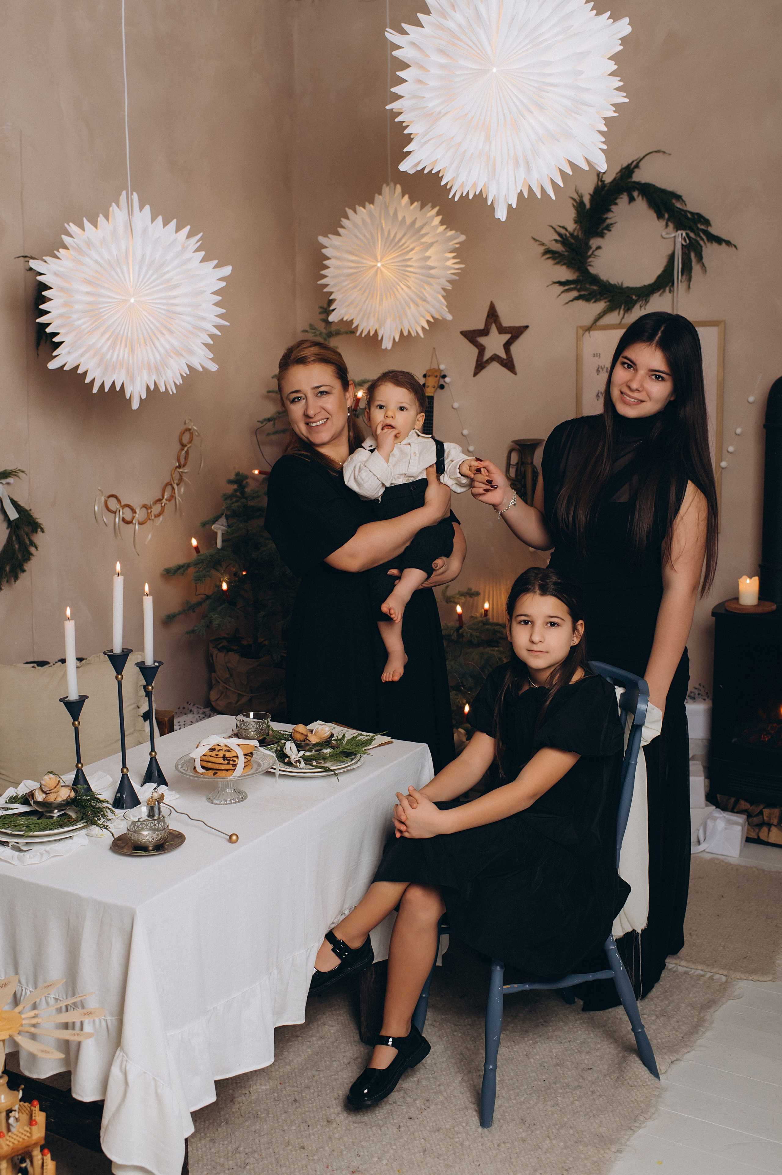 Перший тортик малюка, зйомка першого тортика Тернопіль, новорічна фотосесія, зйомка дня народження, сімейний фотограф Тернопіль, cakesmash. Сімейний, дитячий та індивідуальний фотограф в м. Тернопіль, м. Львів